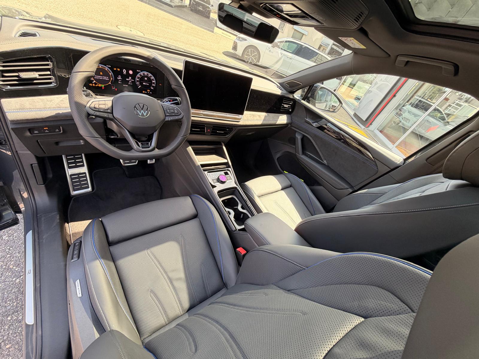 VW Tiguan 2.0 TSI DSG R-Line United 4Motion-image-16