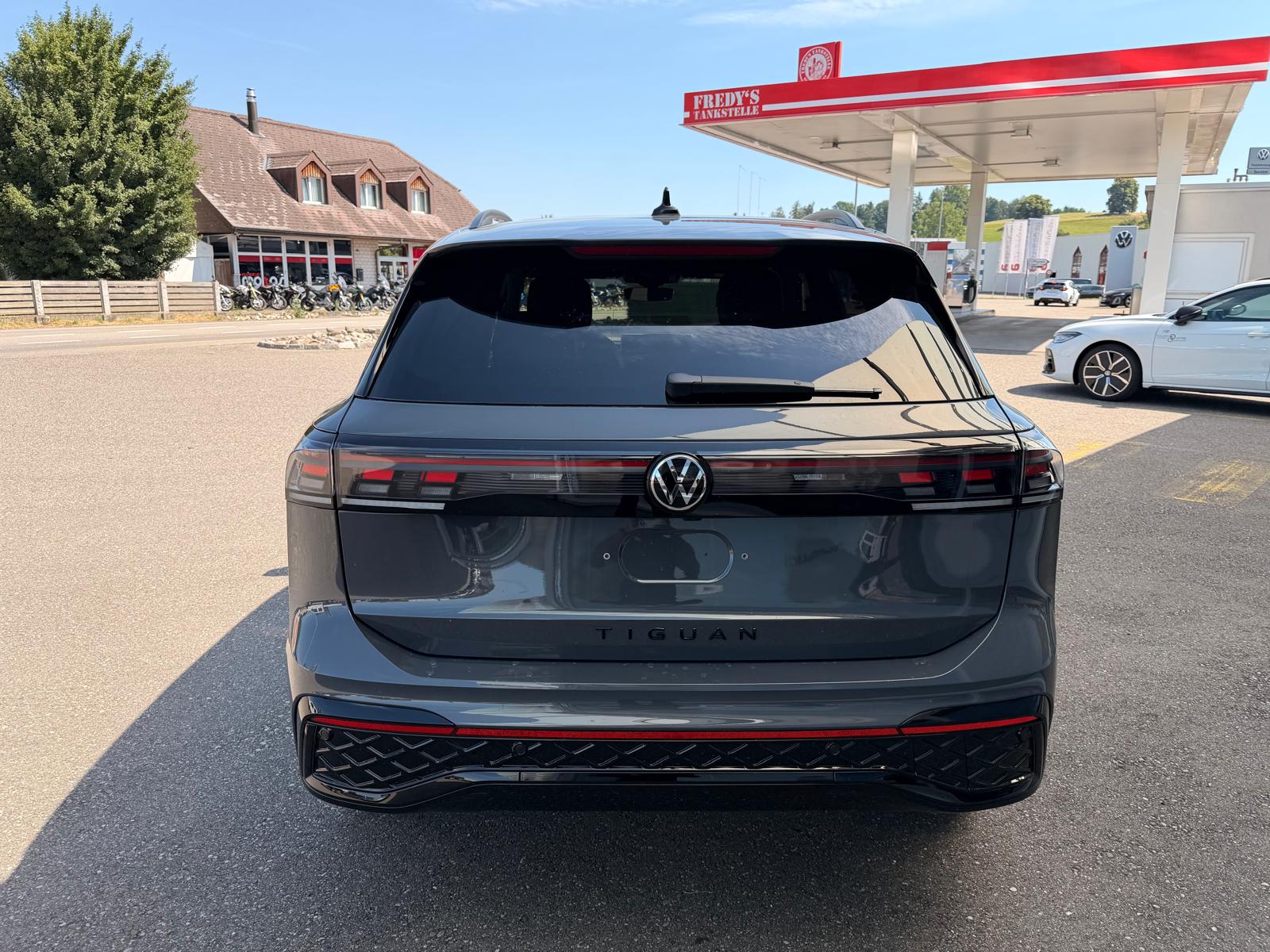 VW Tiguan 2.0 TSI DSG R-Line United 4Motion-image-3