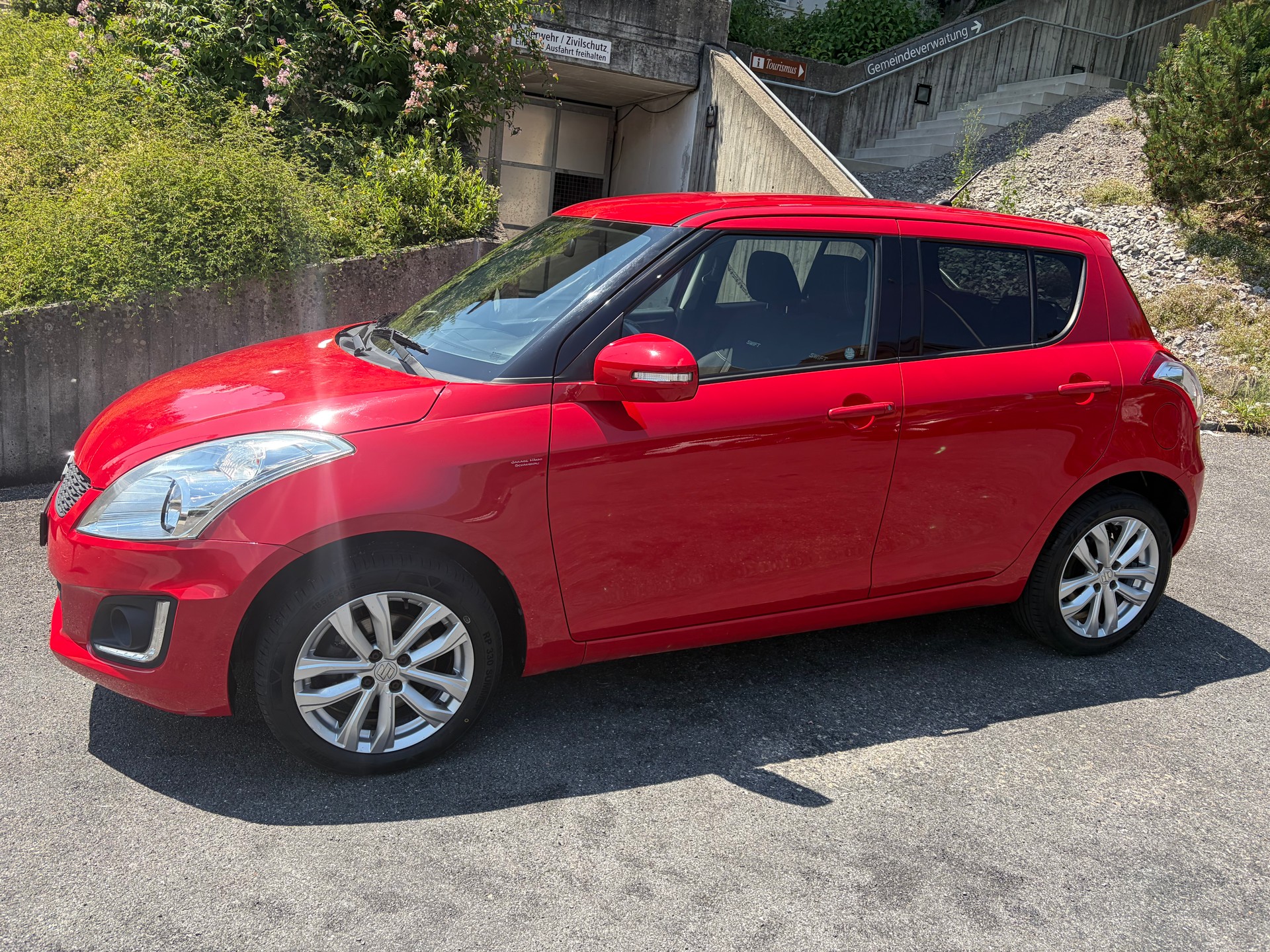 SUZUKI Swift 1.2i 16V GL Top Sergio Cellano 4x4-image-1