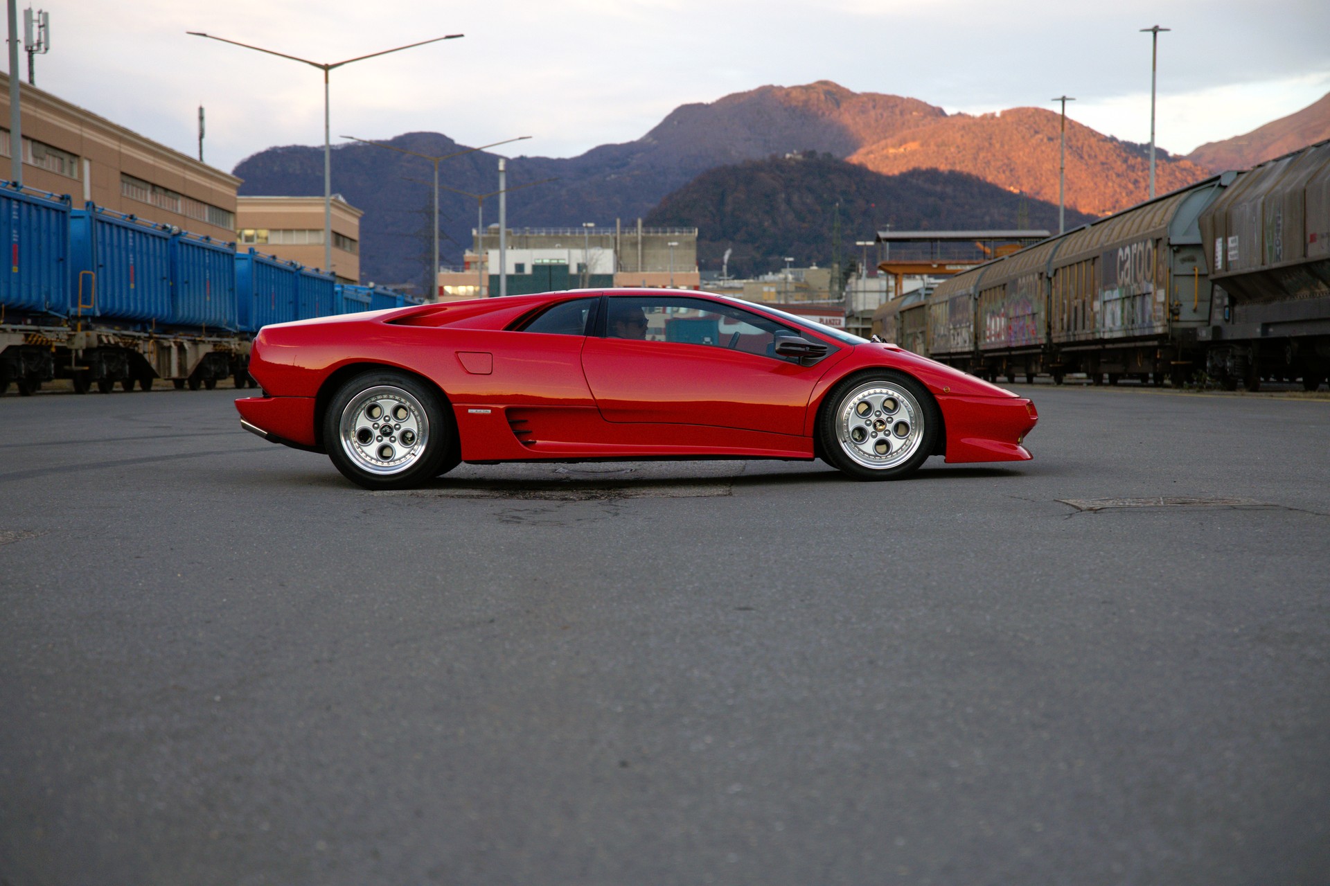 LAMBORGHINI Diablo 1st Generation Rear Wheel Drive-image-1