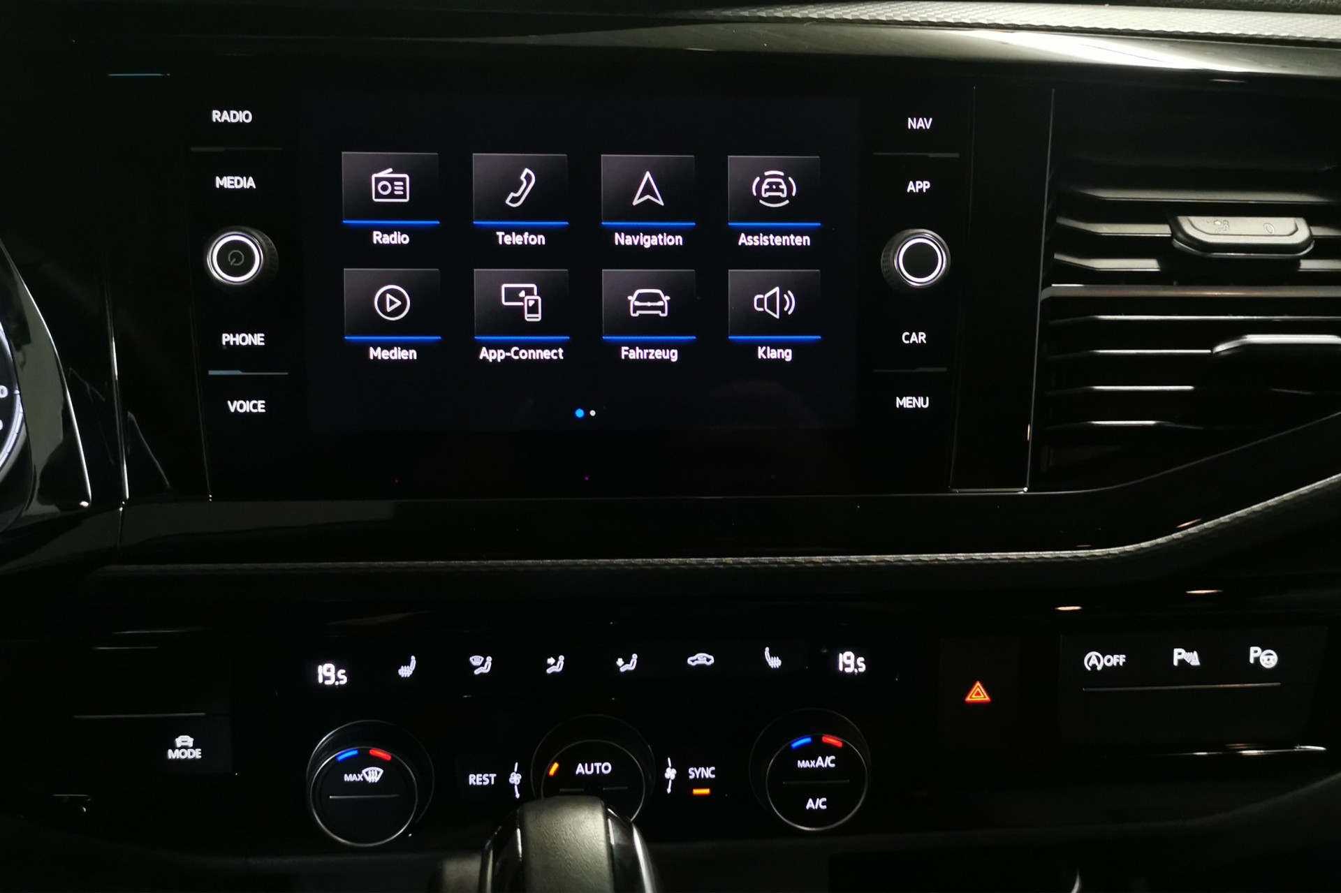 VW T6.1 California 2.0 TDI Ocean Liberty 4Motion DSG-image-10