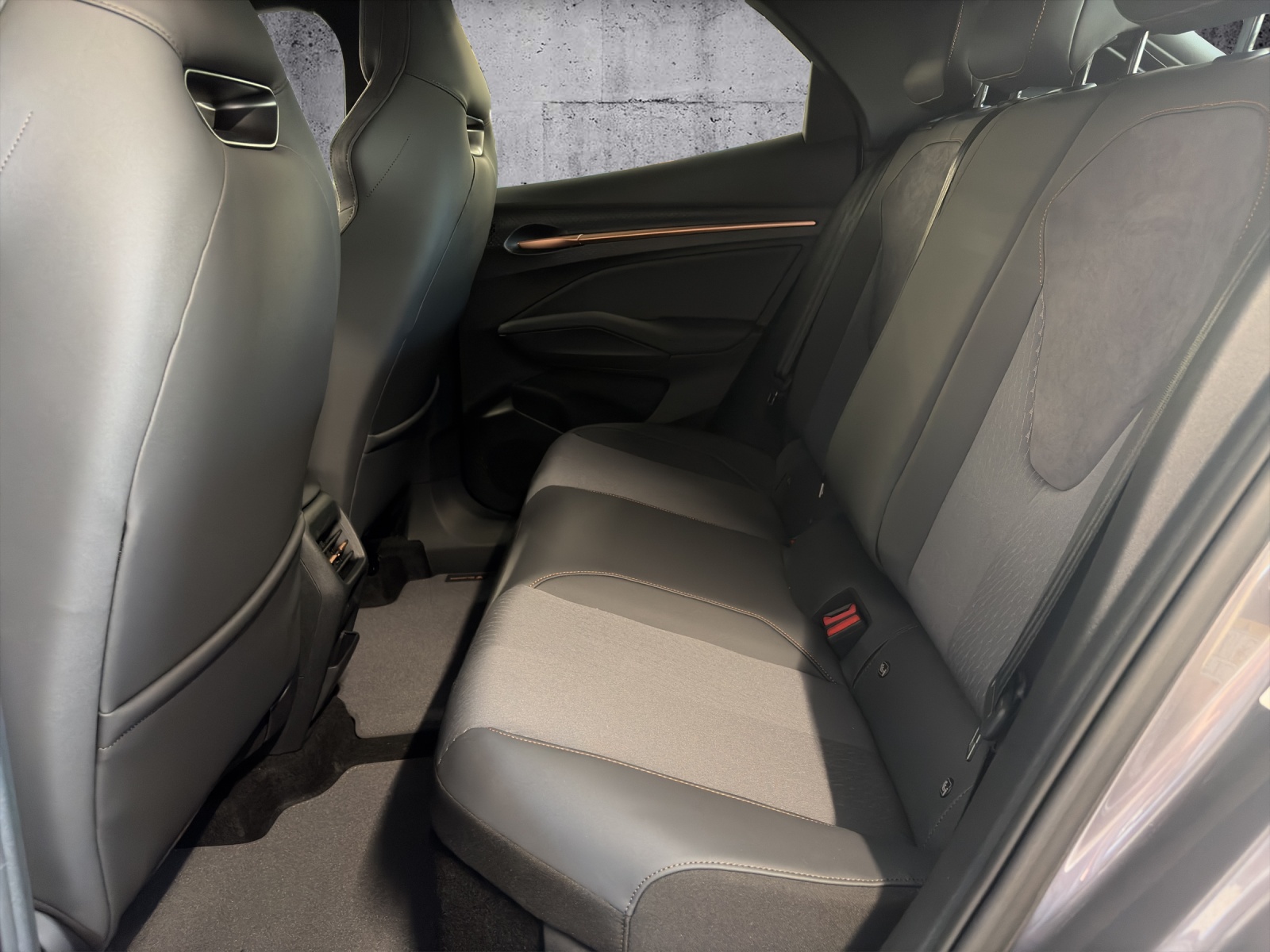 CUPRA Raval 52 kWh Dynamic+ Launch Edition-image-13