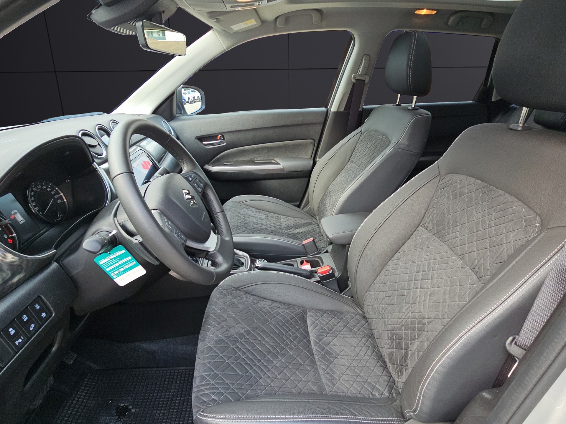 SUZUKI Vitara 1.4 T Compact Top Hybrid 4x4-image-9