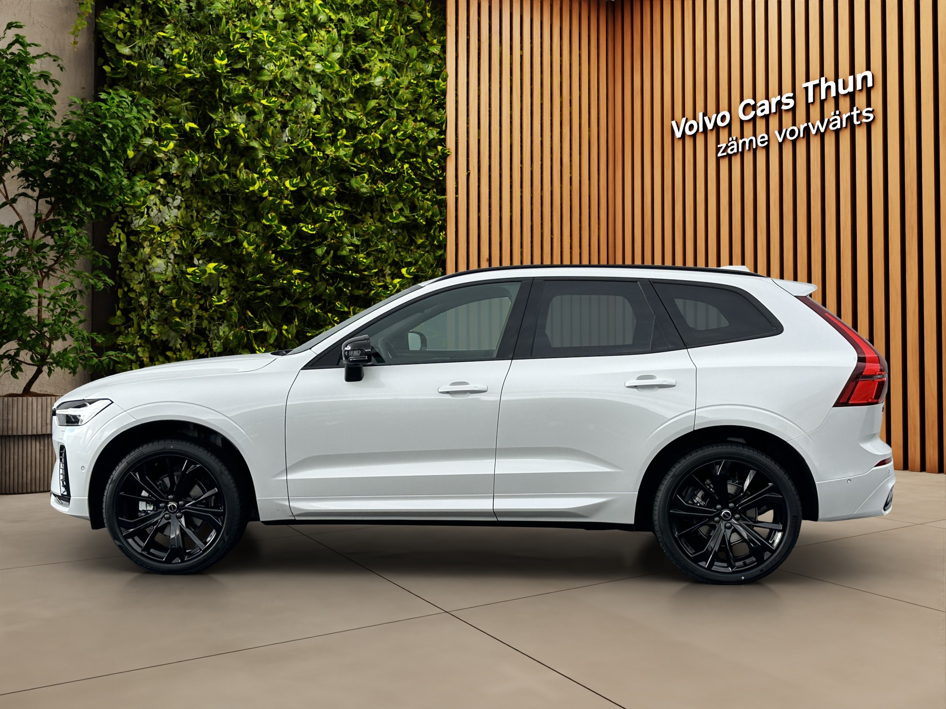 VOLVO XC60 2.0 B5 MH Black Edition AWD-image-4