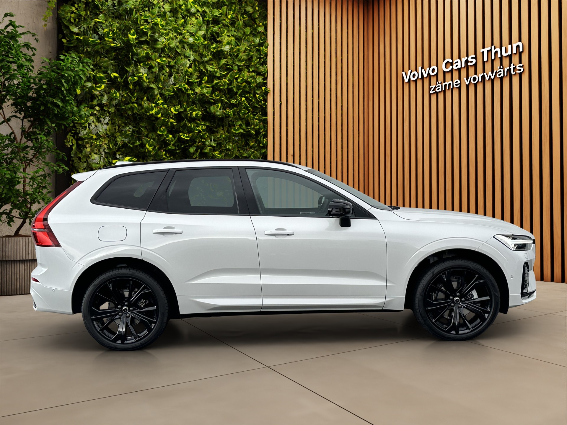 VOLVO XC60 2.0 B5 MH Black Edition AWD-image-3