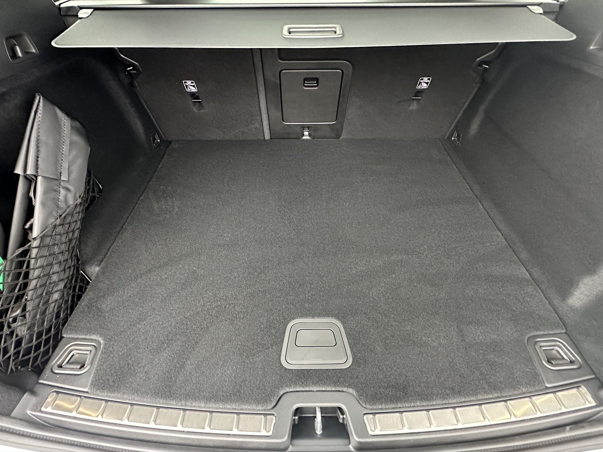 VOLVO XC60 2.0 B5 MH Black Edition AWD-image-15