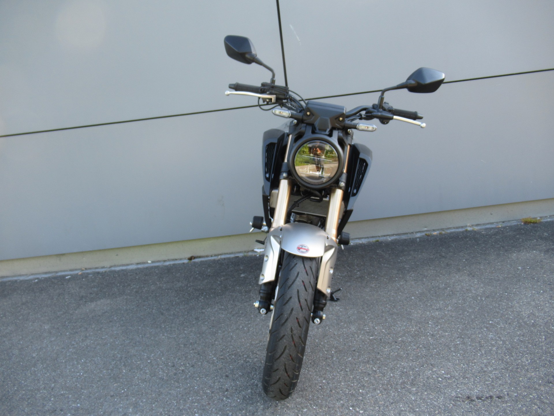 HONDA CB 125 R-showroom-element-2