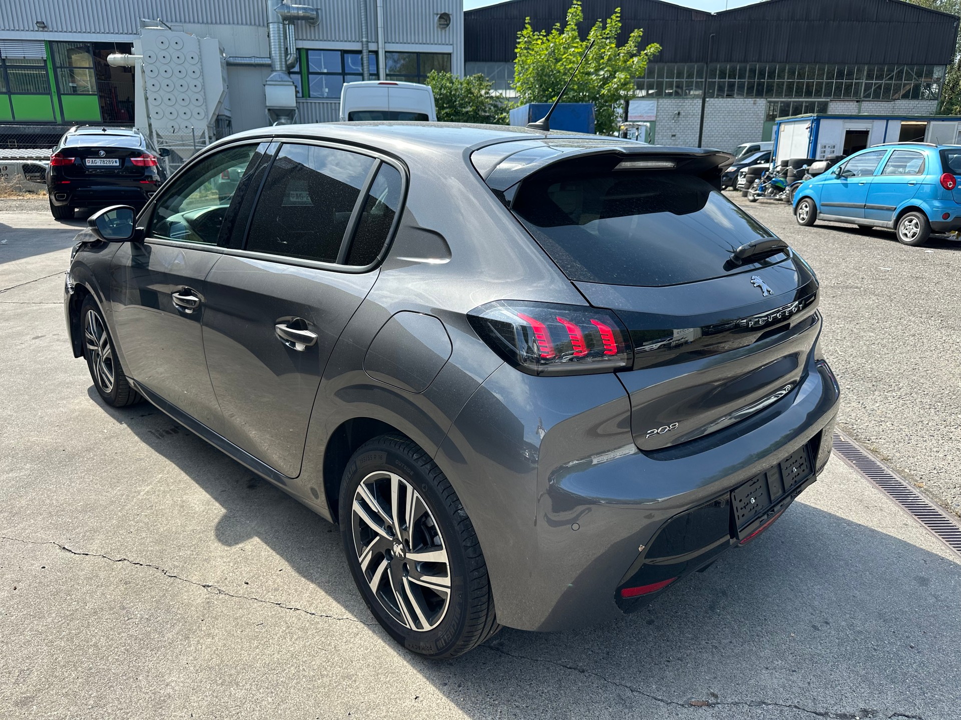 PEUGEOT 208 1.2 PureTech Allure Pack EAT8-image-4