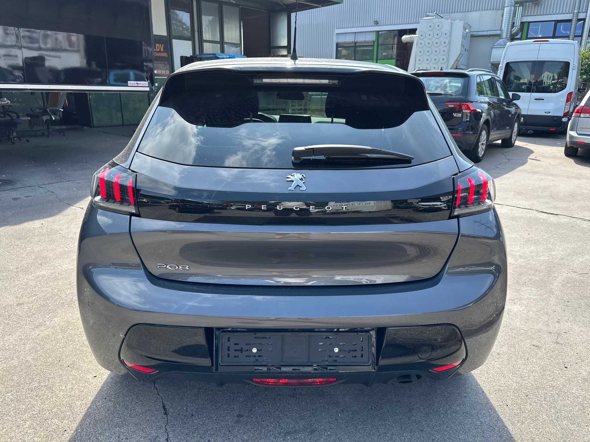 PEUGEOT 208 1.2 PureTech Allure Pack EAT8-image-3