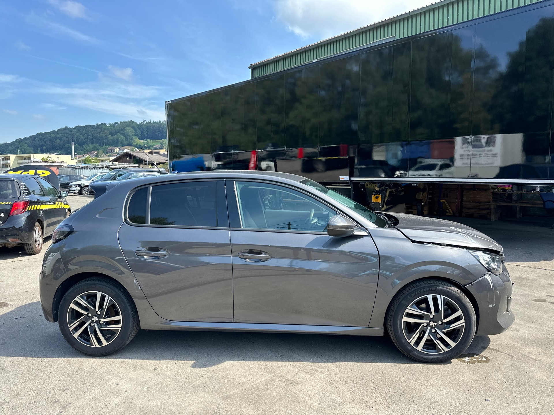 PEUGEOT 208 1.2 PureTech Allure Pack EAT8-image-8