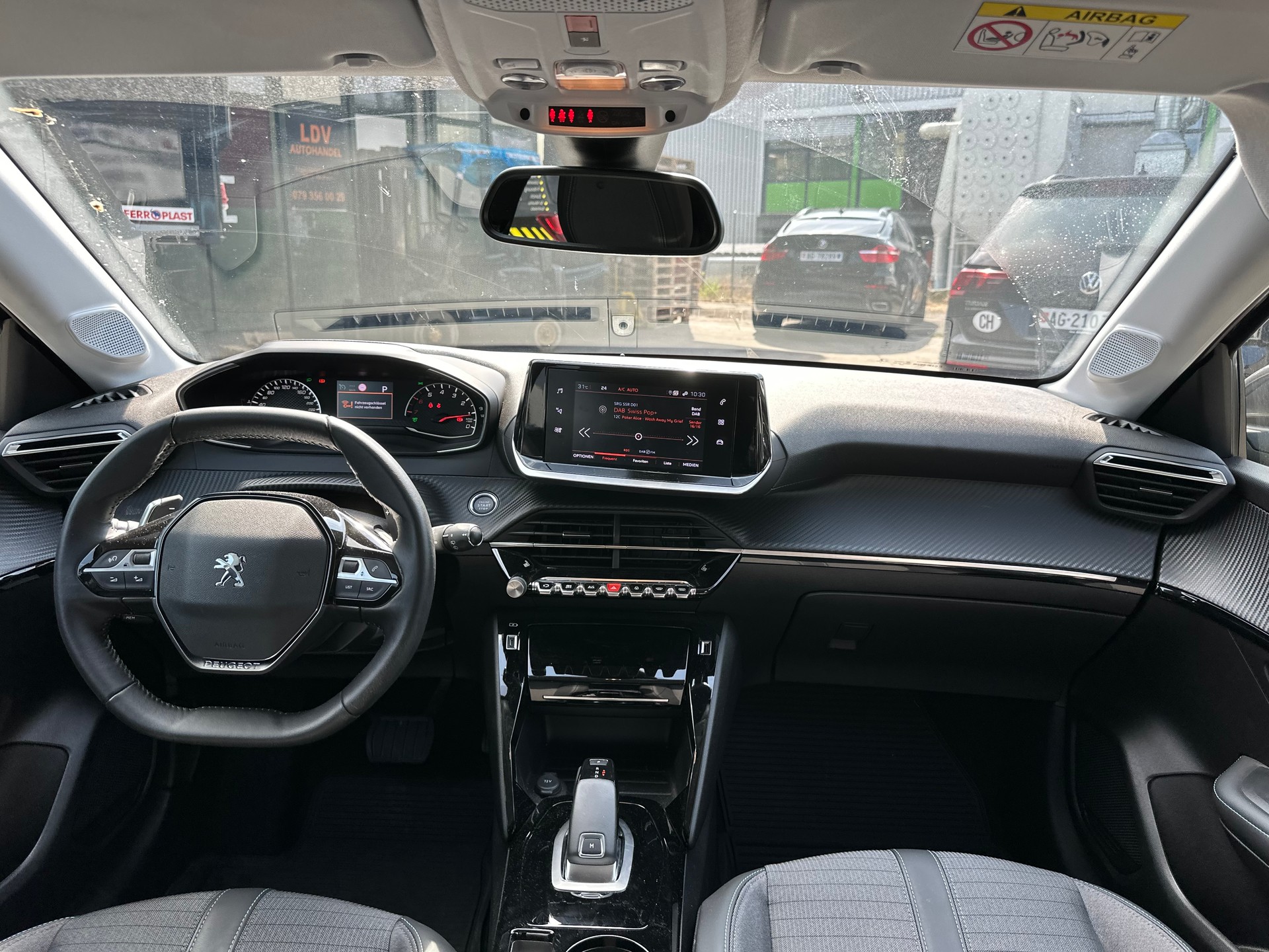 PEUGEOT 208 1.2 PureTech Allure Pack EAT8-image-10