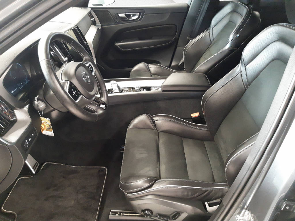VOLVO XC60 2.0 T8 TE R-Design eAWD-image-8