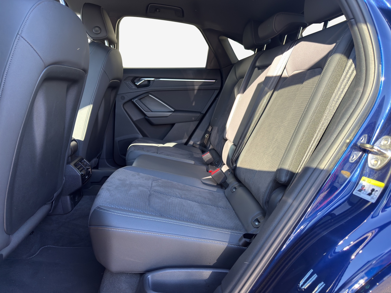 AUDI Q3 Sportback 35 TFSI S line Attraction S-tronic-image-11