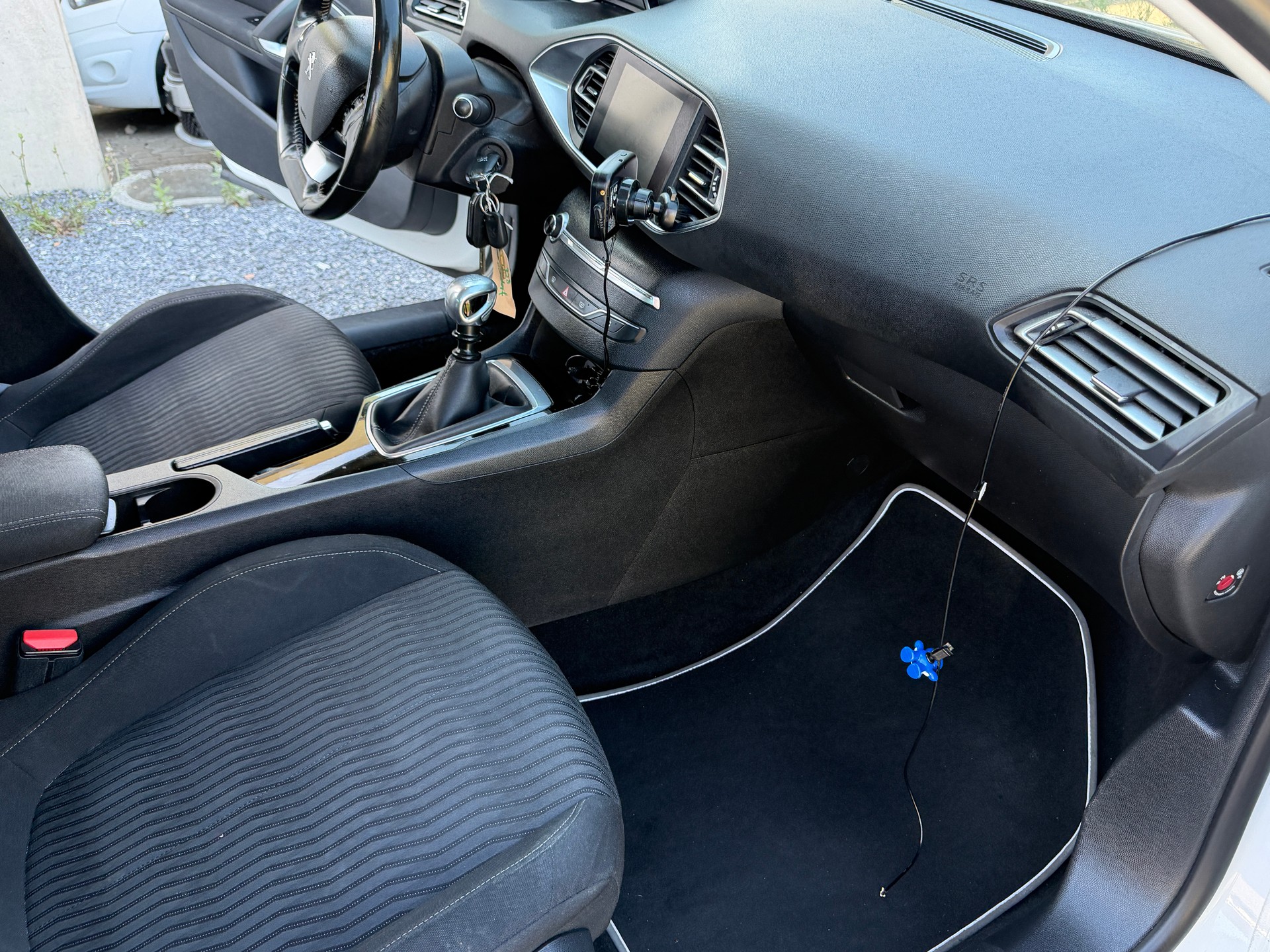 PEUGEOT 308 1.6 e-HDI Active-image-8