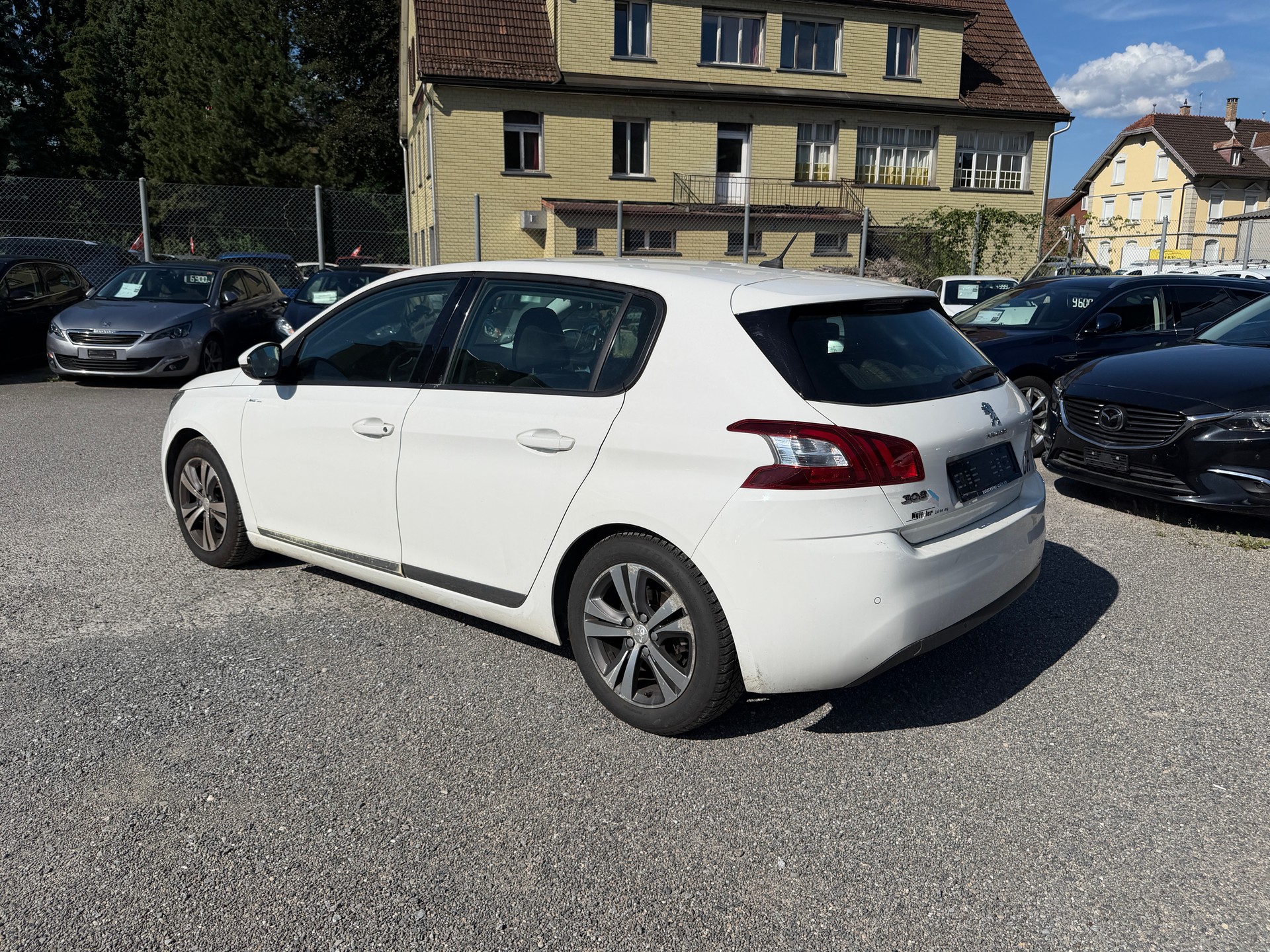 PEUGEOT 308 1.6 e-HDI Active-image-12
