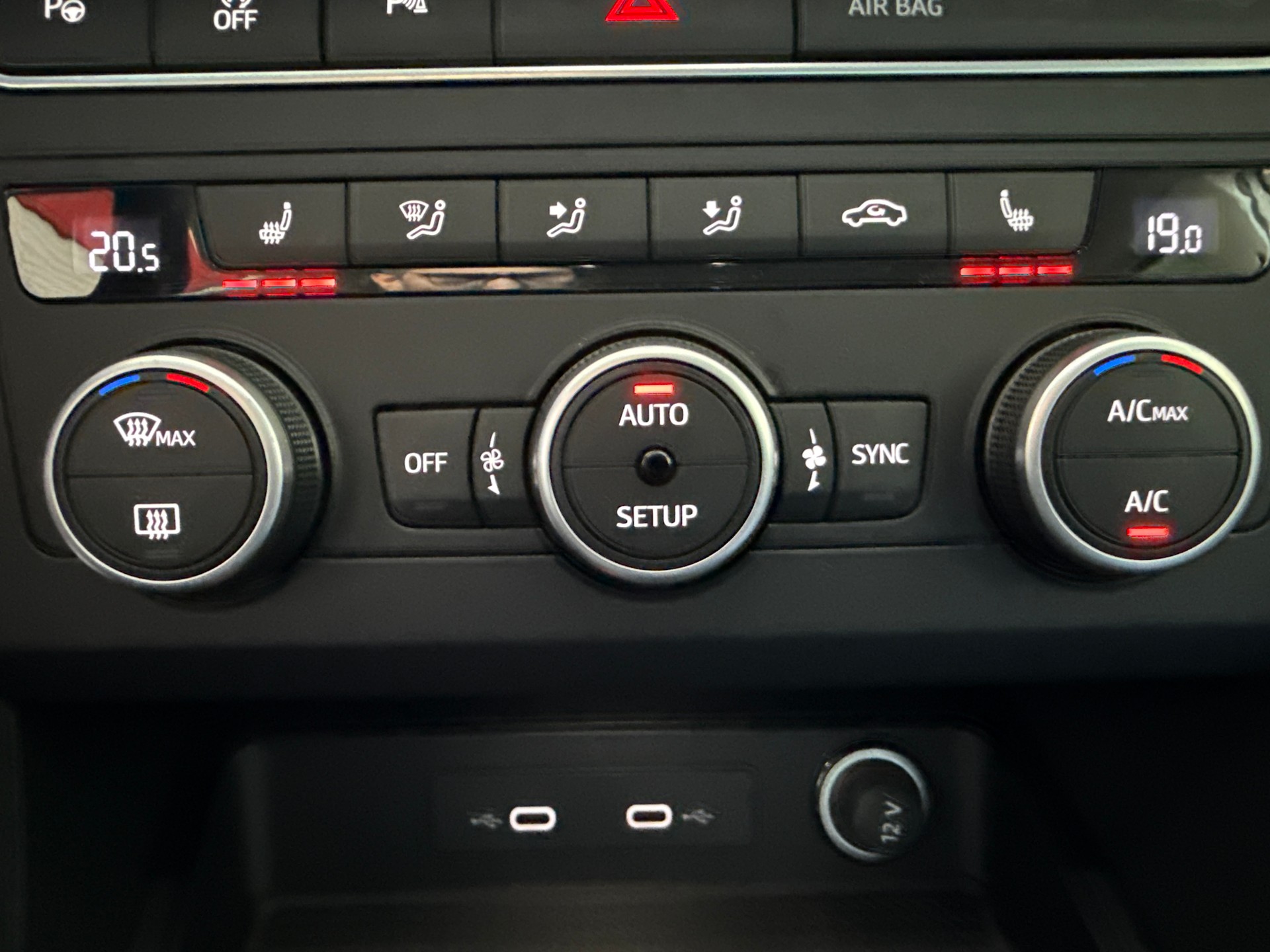 SEAT Ateca 2.0 TDI CR Style 4Drive DSG-image-17
