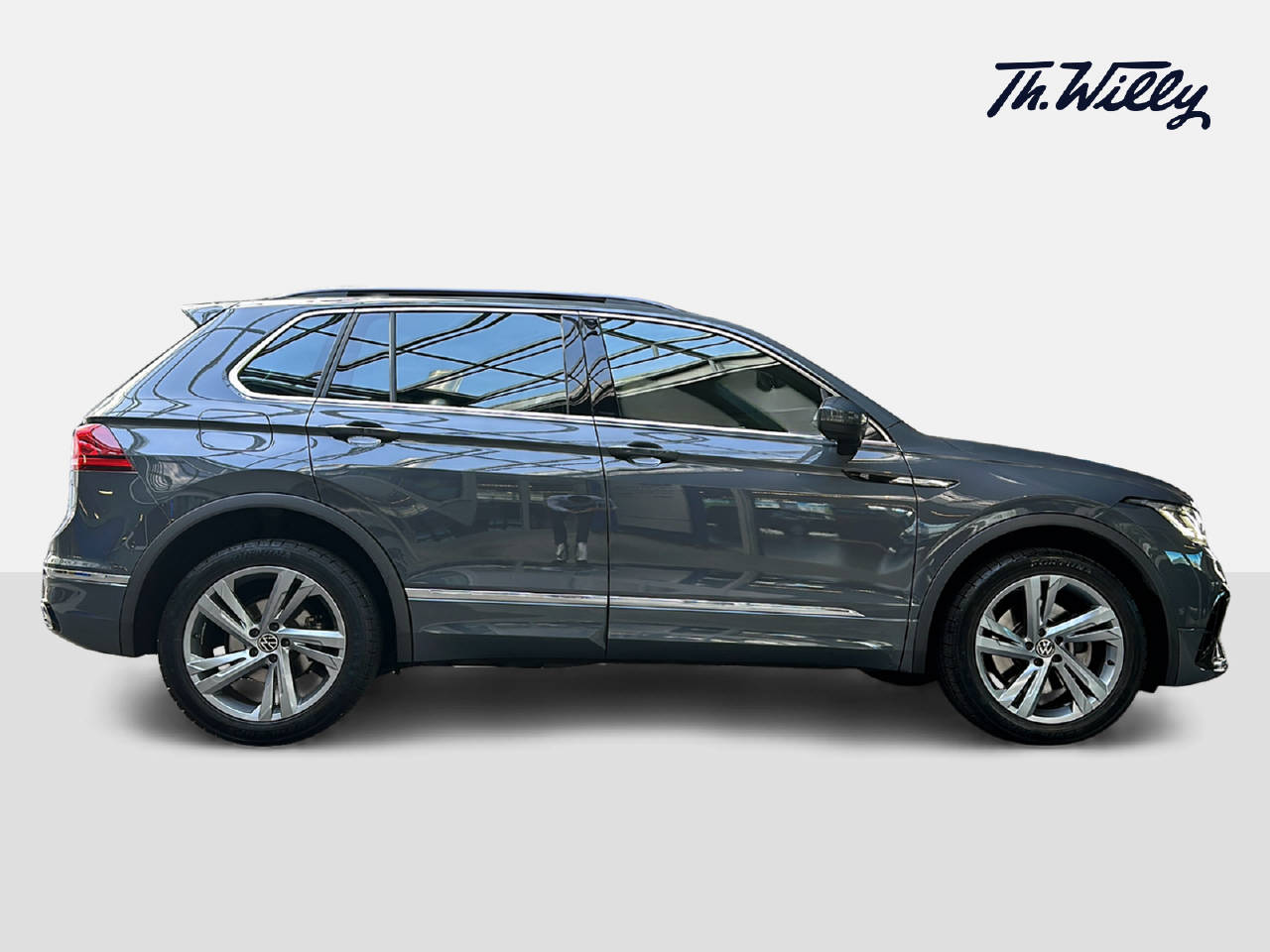 VW Tiguan 2.0 TSI R-Line DSG-image-4