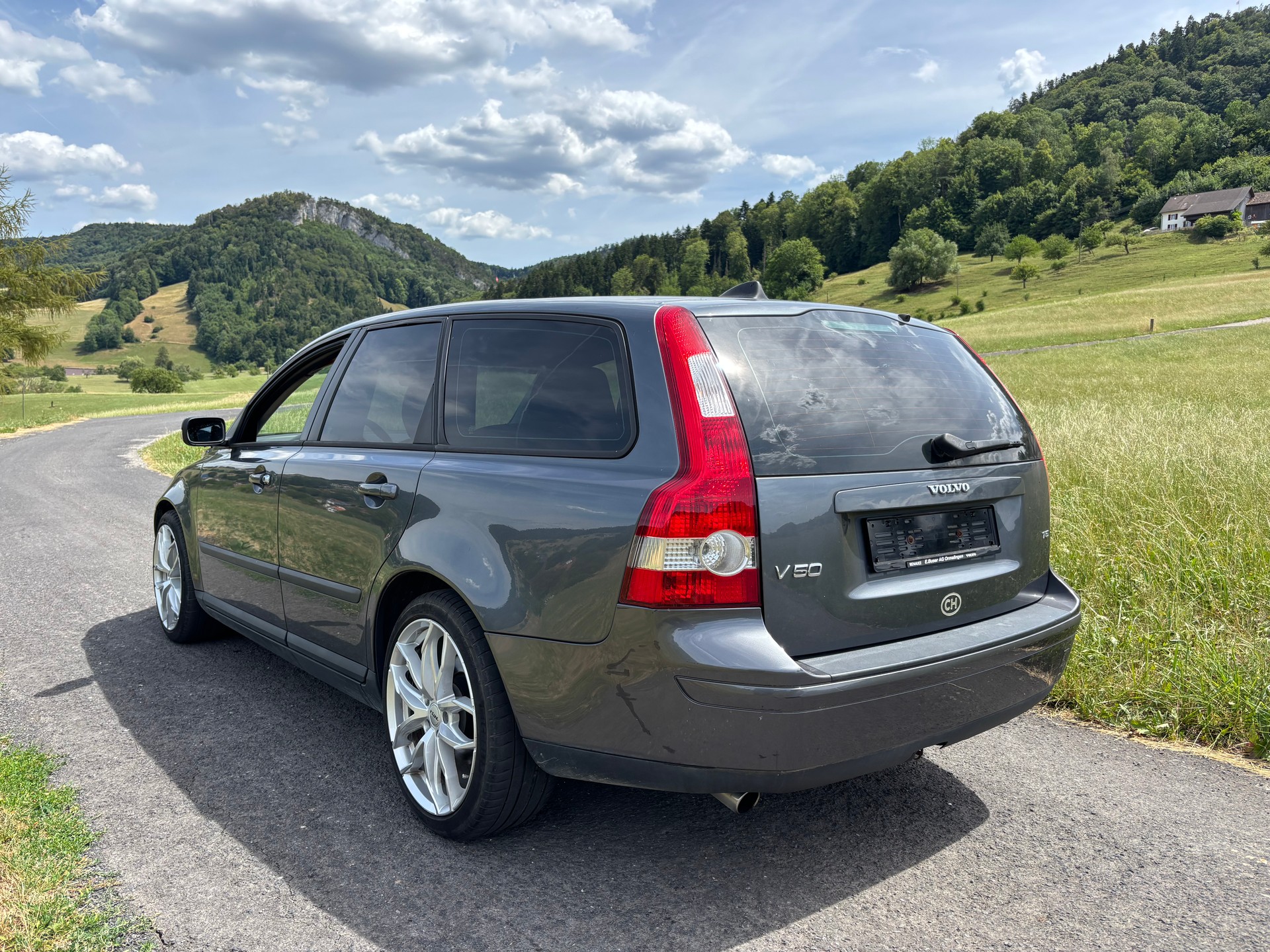 VOLVO V50 T5 Momentum-image-2