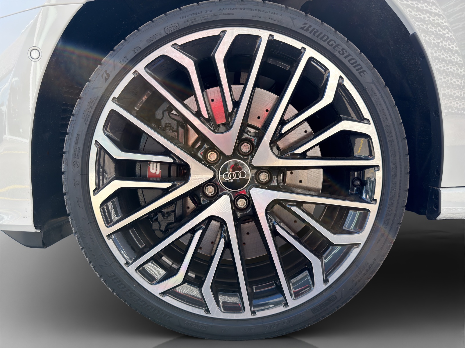 AUDI S3 Limousine TFSI quattro S-tronic-image-13