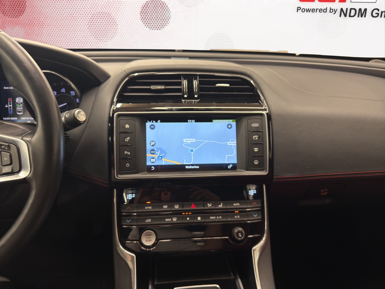 JAGUAR XE 25t 2.0 Prestige Automatic-image-12
