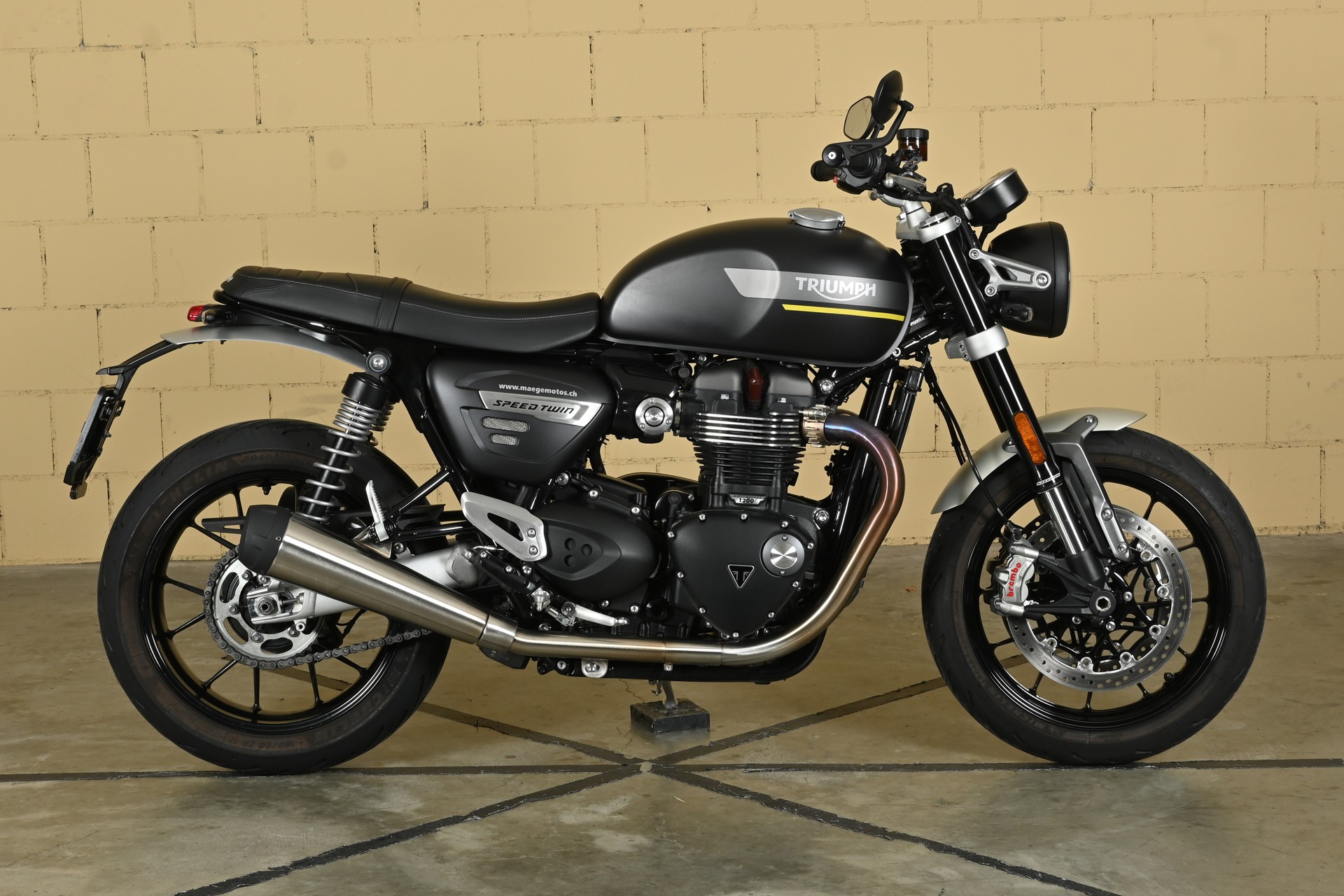 TRIUMPH Speed Twin 1200