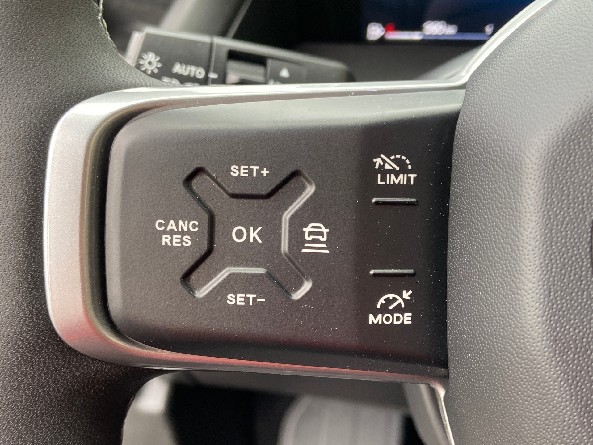 JEEP Compass 1.2 T e-Hybrid Summit Premium Sky-image-11
