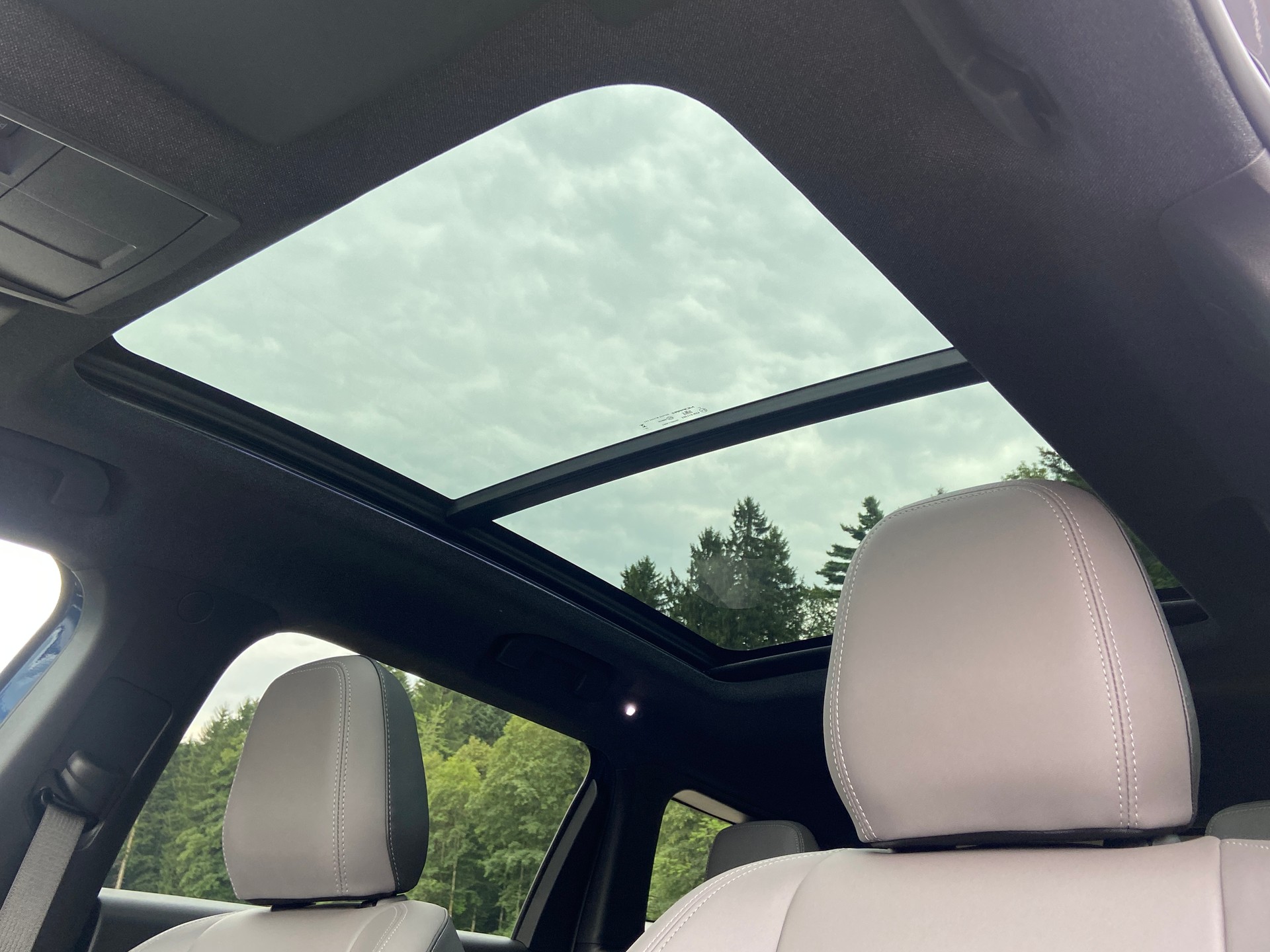 JEEP Compass 1.2 T e-Hybrid Summit Premium Sky-image-3