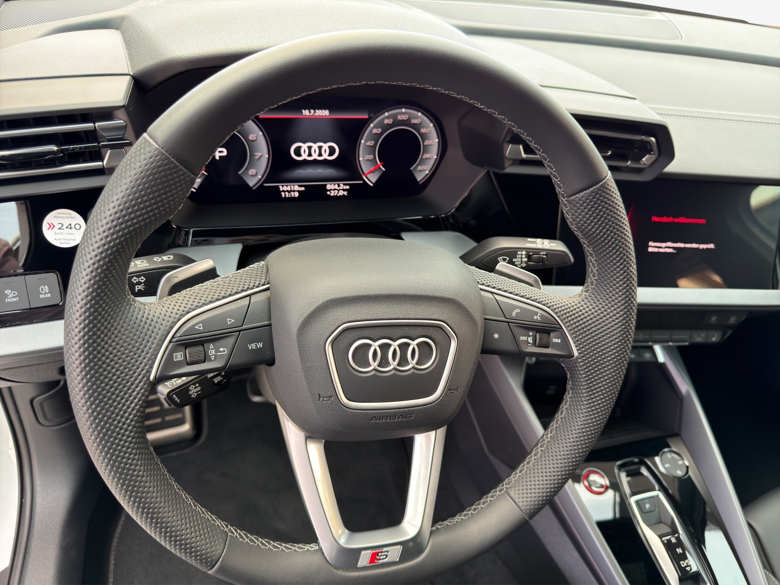 AUDI S3 Sportback TFSI quattro S-tronic-image-9