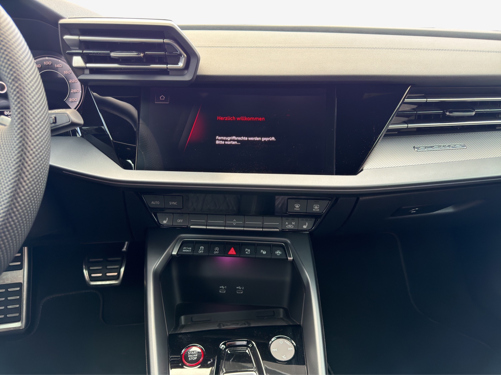 AUDI S3 Sportback TFSI quattro S-tronic-image-10