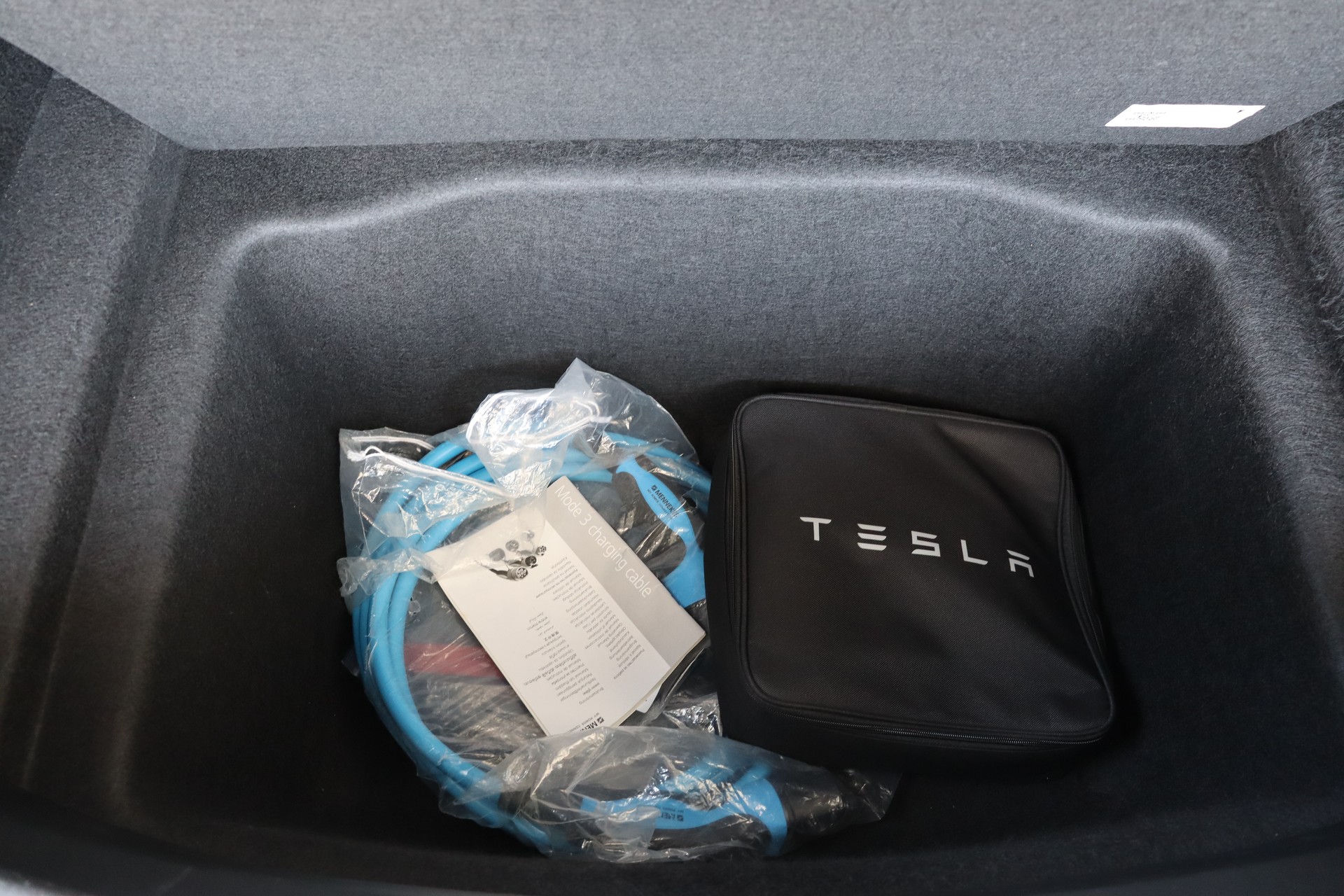 TESLA Model 3 Performance Dual Motor AWD-image-13