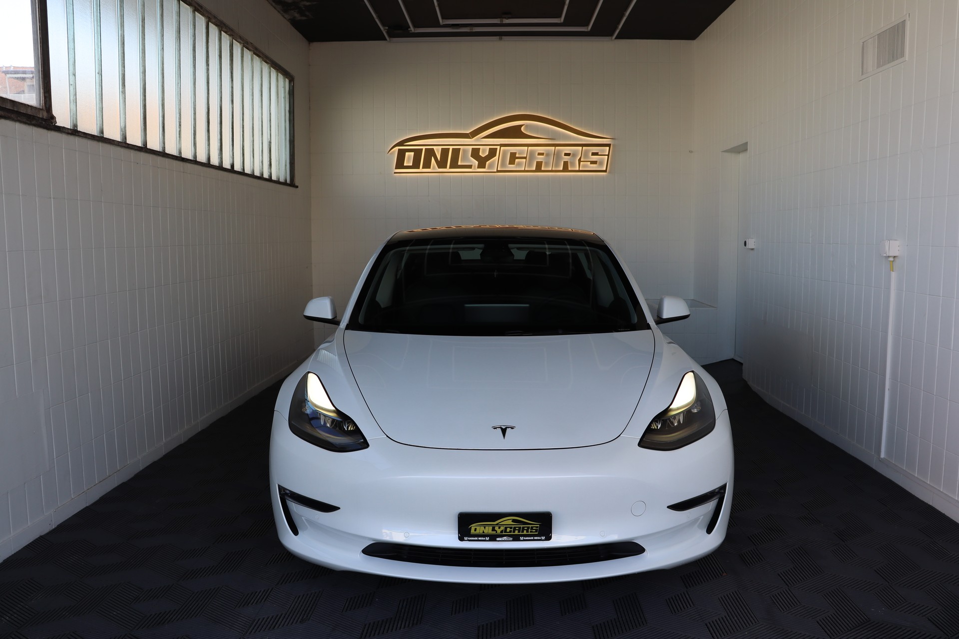 TESLA Model 3 Performance Dual Motor AWD-image-1