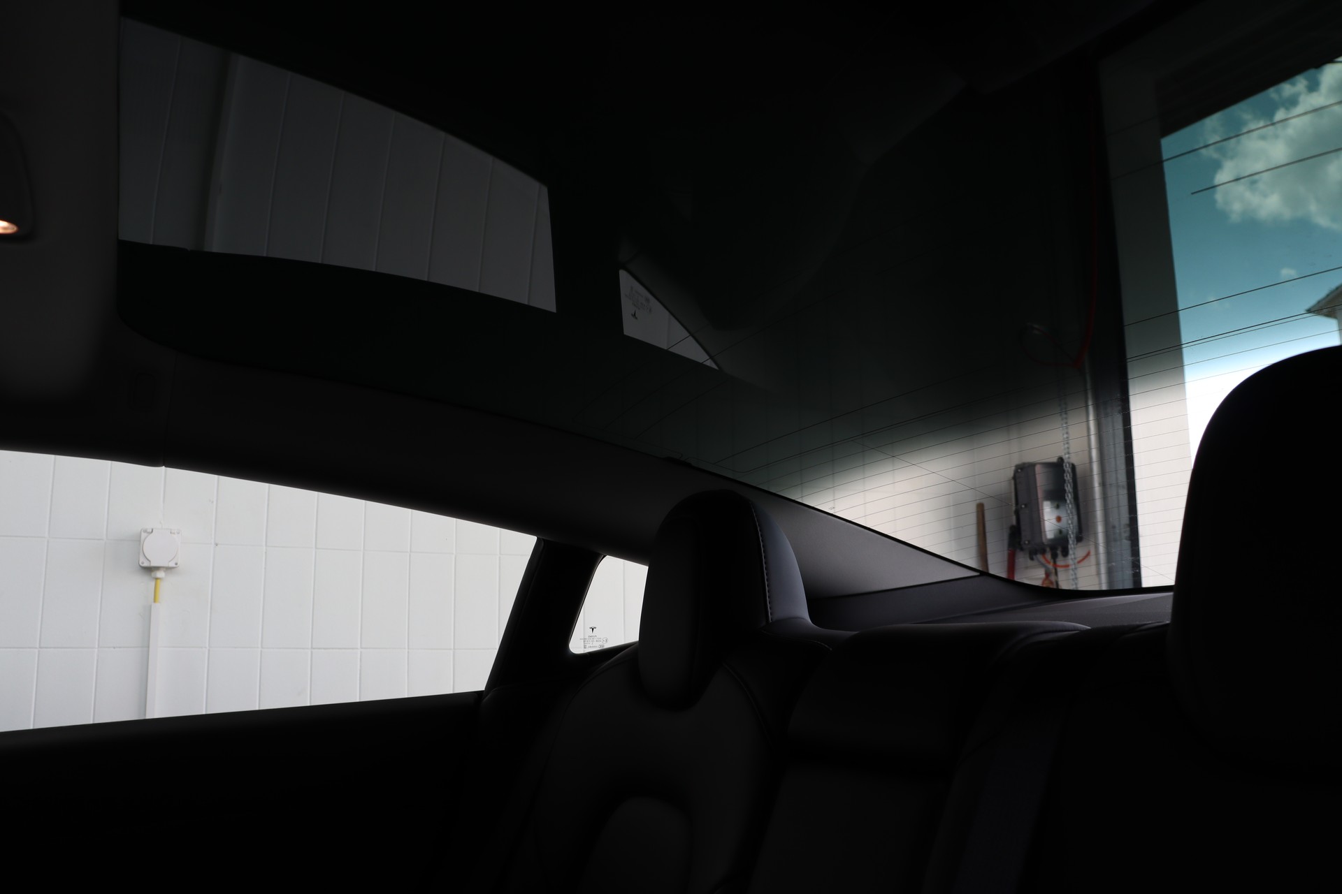 TESLA Model 3 Performance Dual Motor AWD-image-16