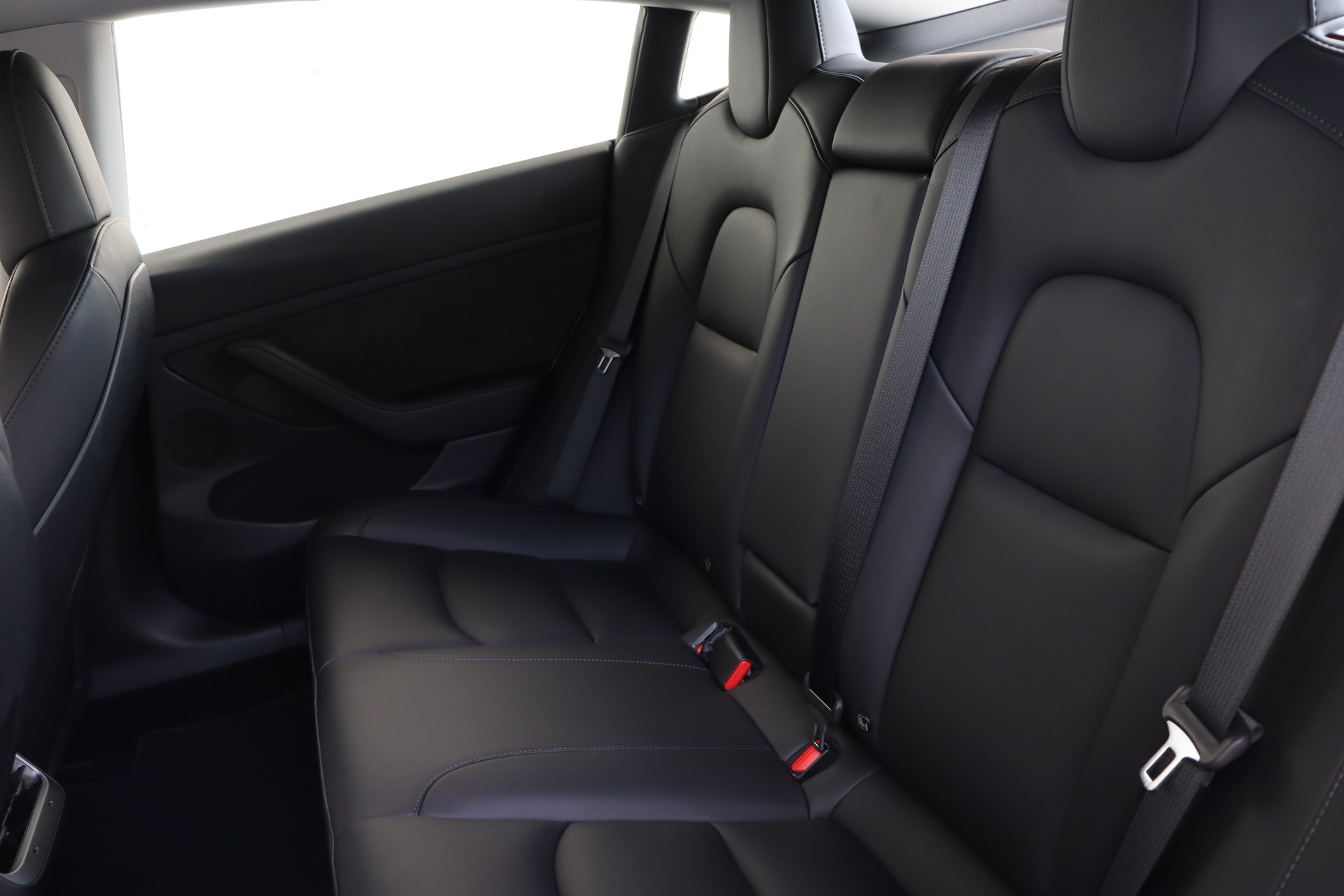 TESLA Model 3 Performance Dual Motor AWD-image-15