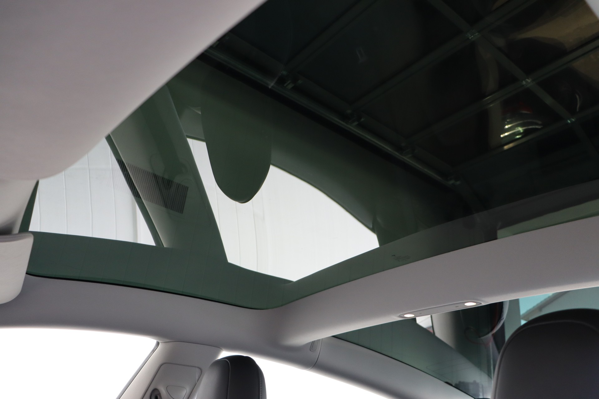 TESLA Model 3 Performance Dual Motor AWD-image-18
