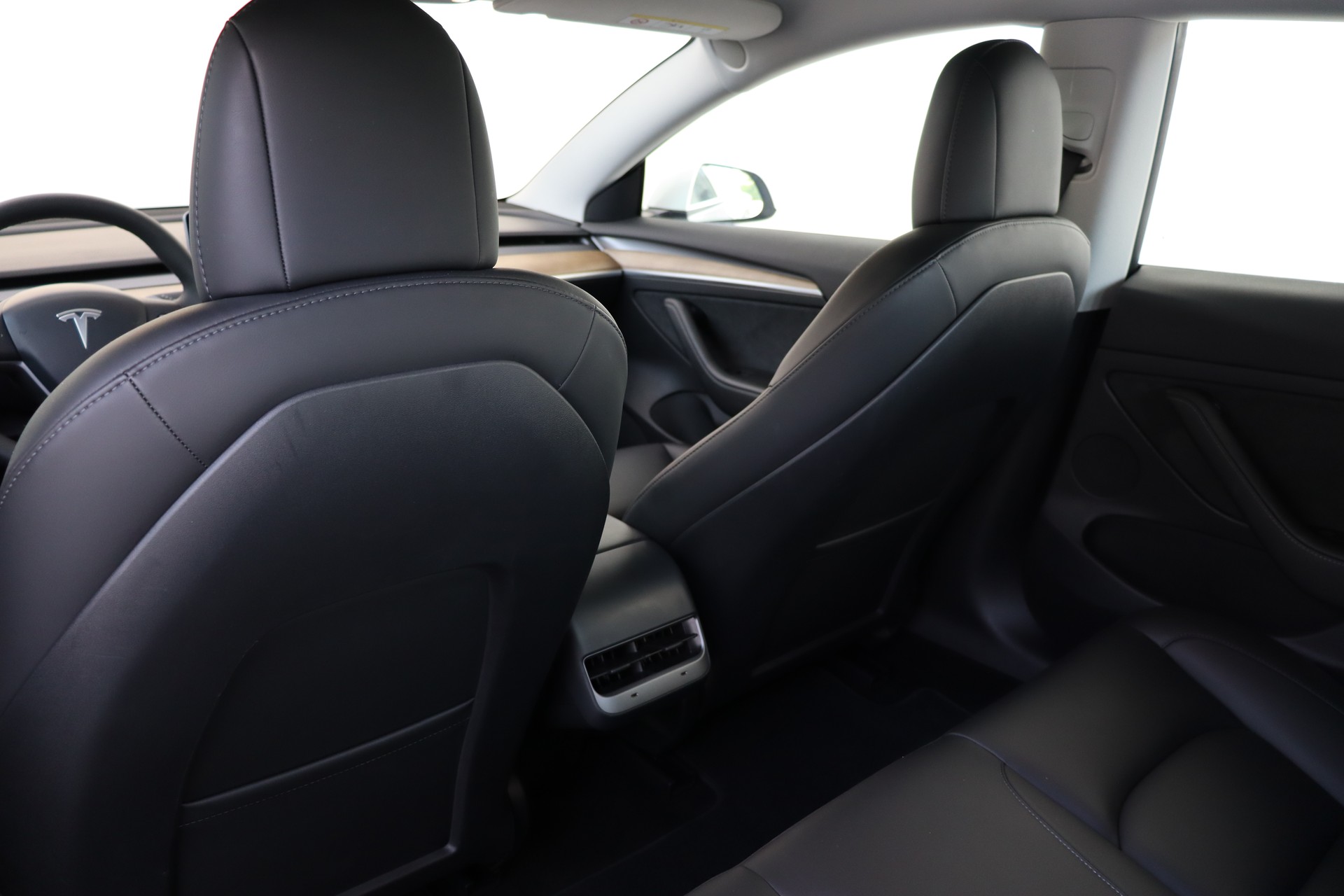 TESLA Model 3 Performance Dual Motor AWD-image-14