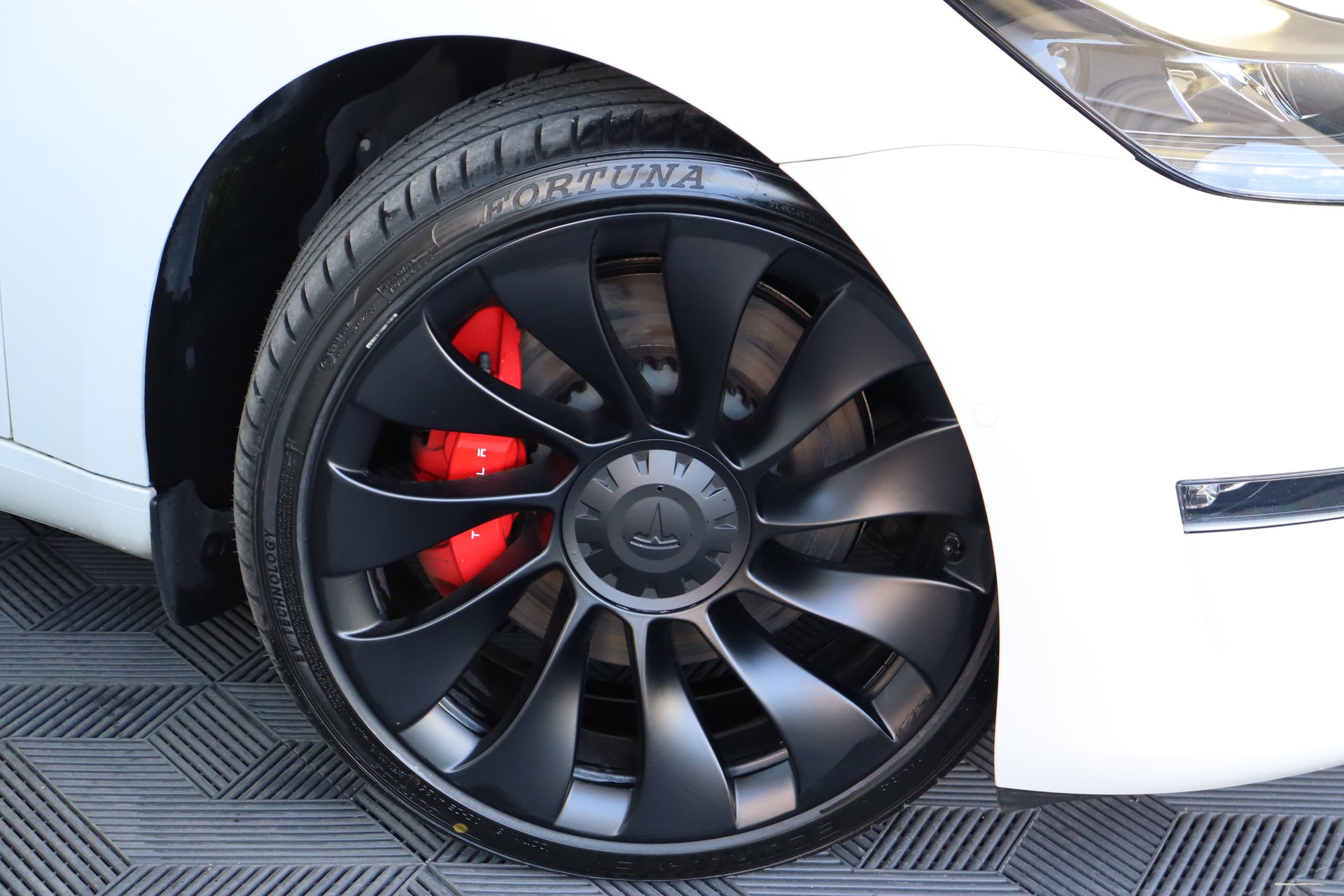 TESLA Model 3 Performance Dual Motor AWD-image-6