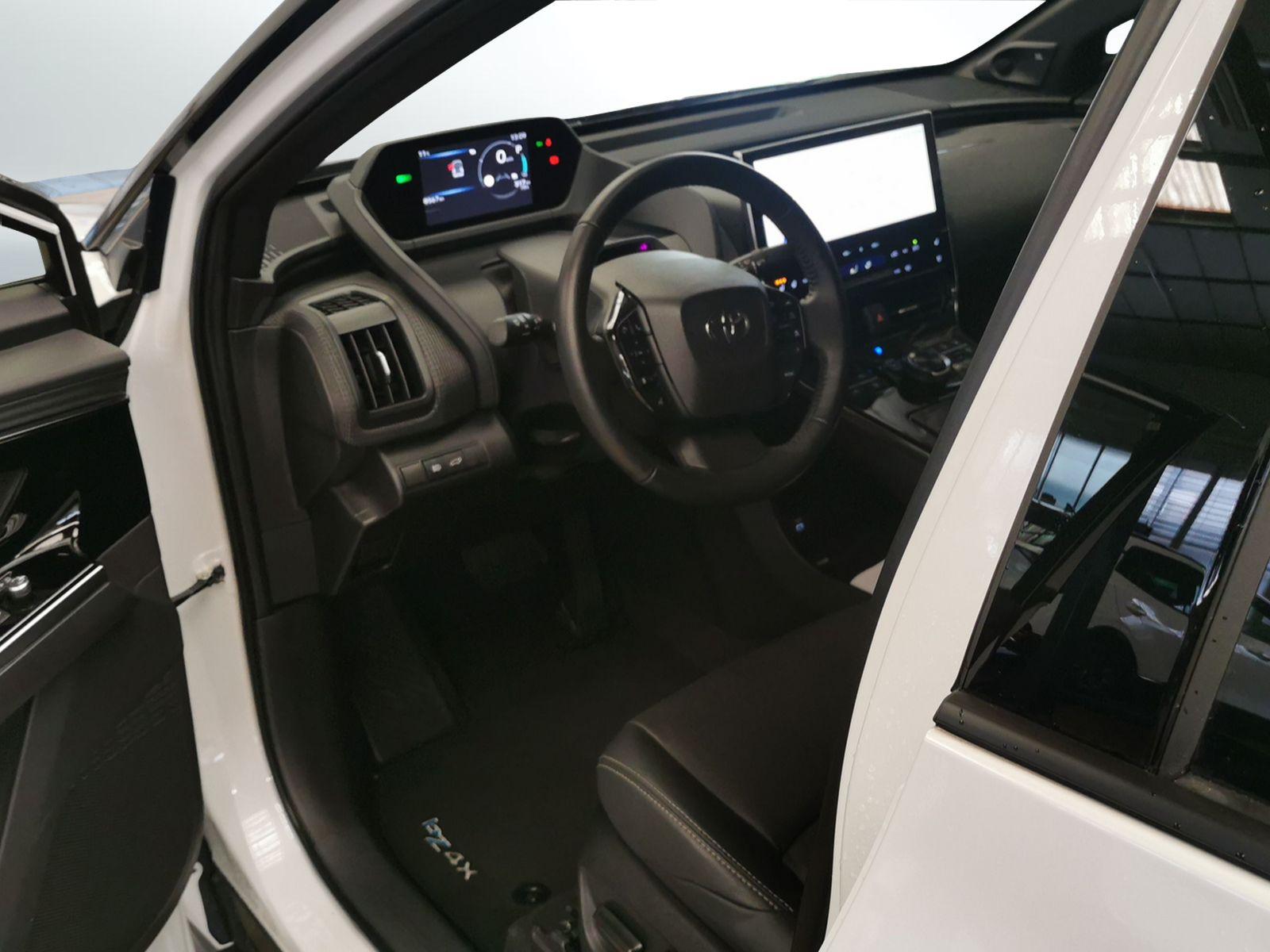 TOYOTA bZ4X 6.6 kw OBC Premium AWD-showroom-element-3