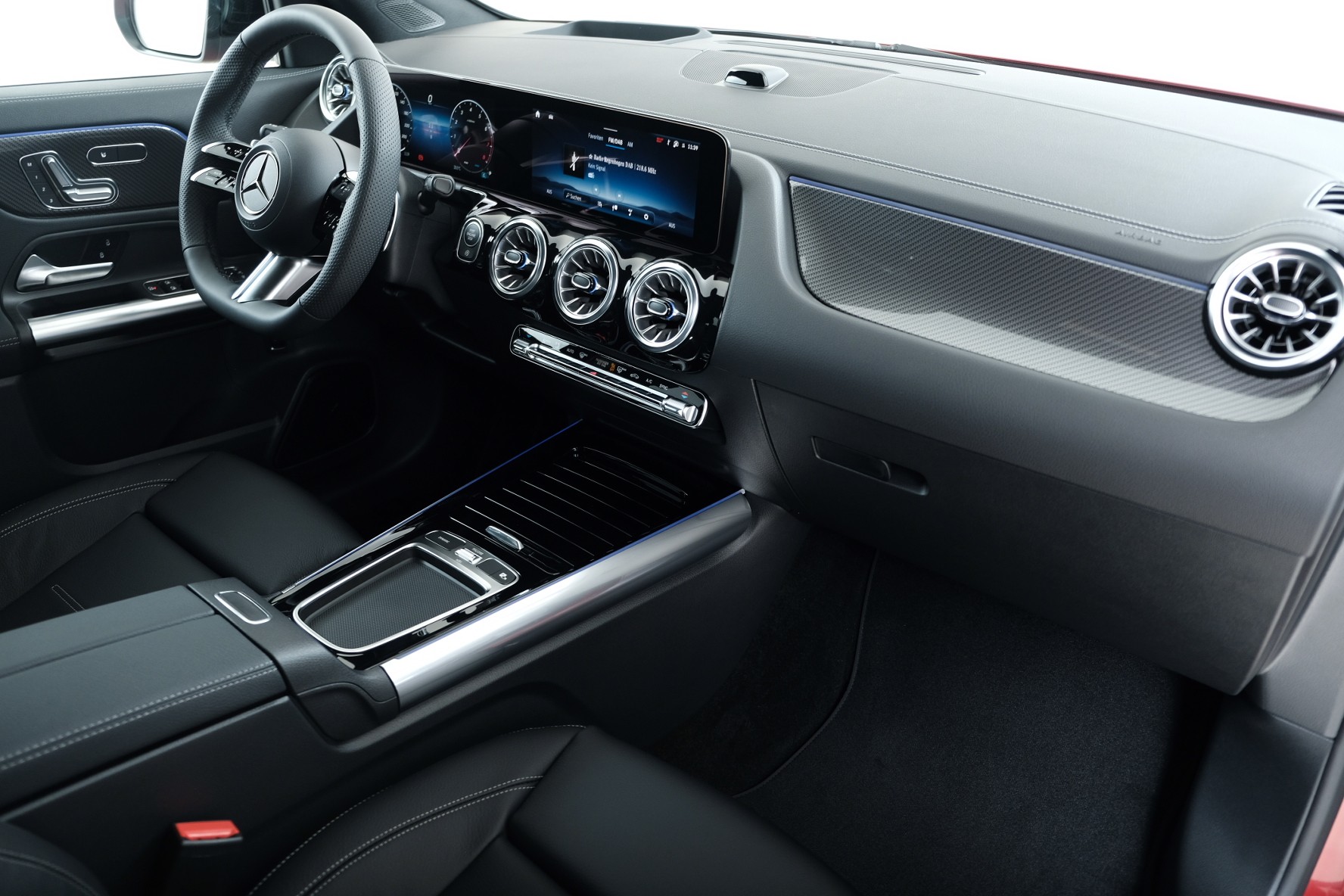 MERCEDES-BENZ GLA 250 4Matic 8G-DCT Swiss Star-image-5