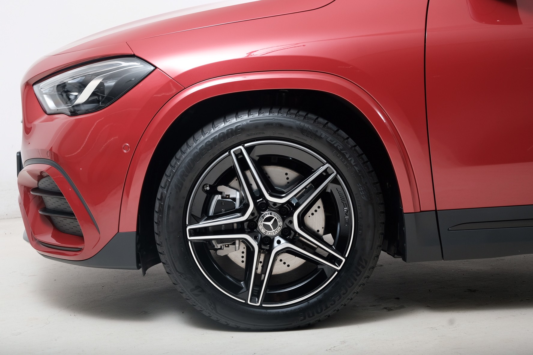 MERCEDES-BENZ GLA 250 4Matic 8G-DCT Swiss Star-showroom-element-2