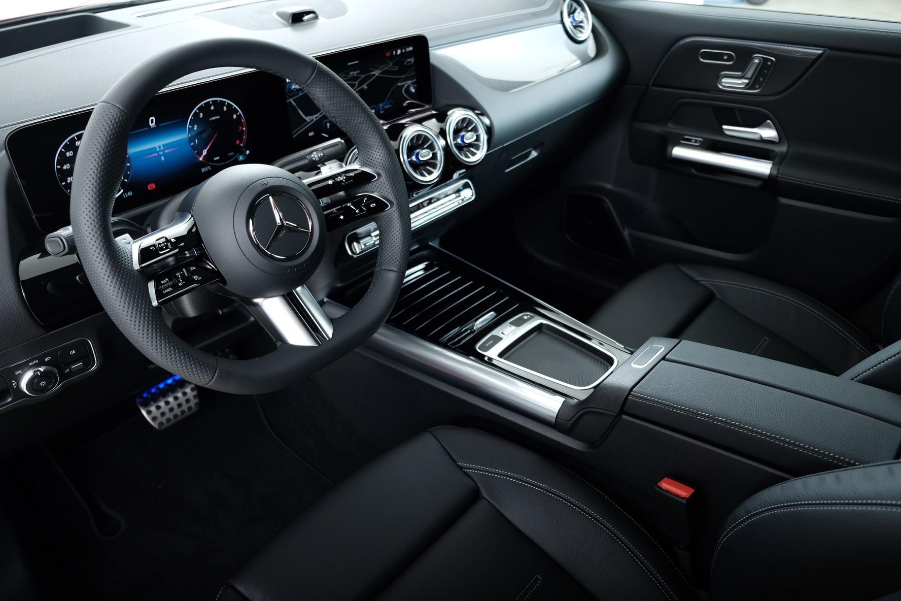 MERCEDES-BENZ GLA 250 4Matic 8G-DCT Swiss Star-image-8