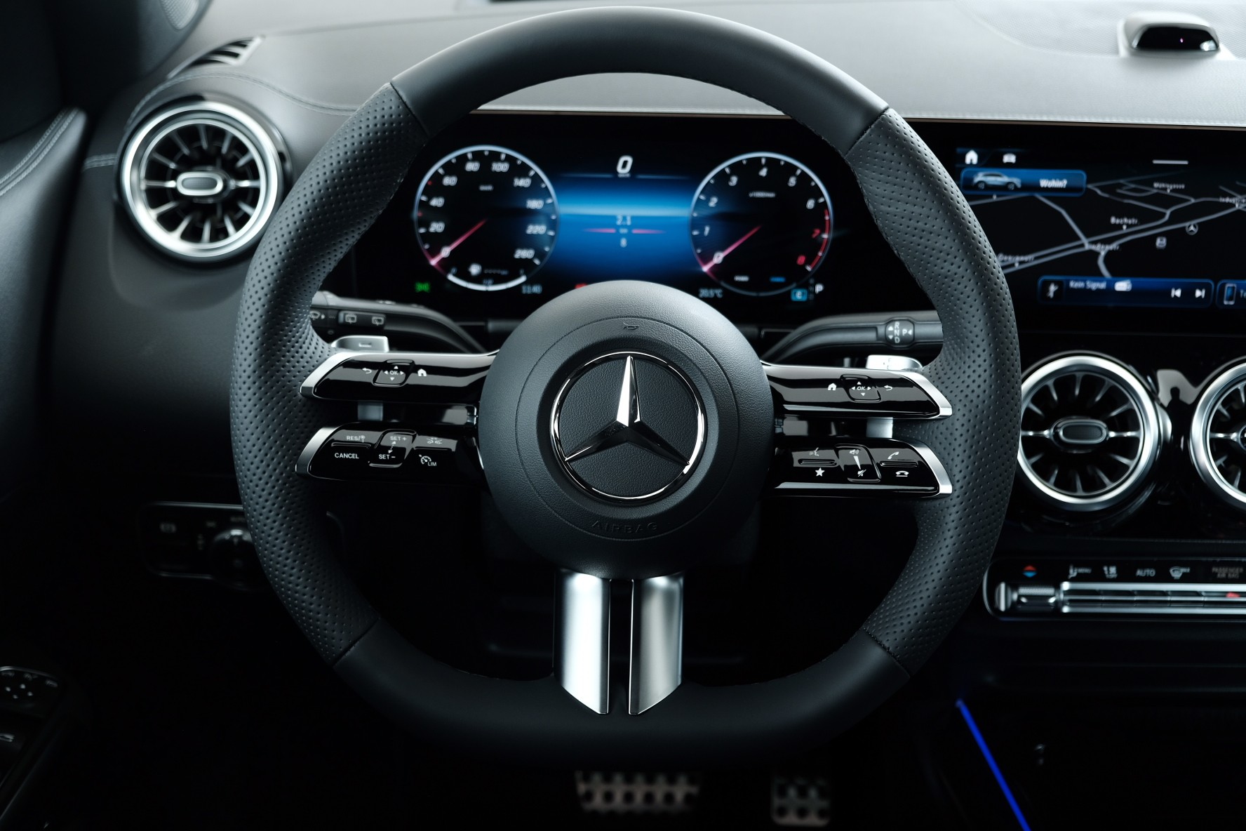 MERCEDES-BENZ GLA 250 4Matic 8G-DCT Swiss Star-image-7