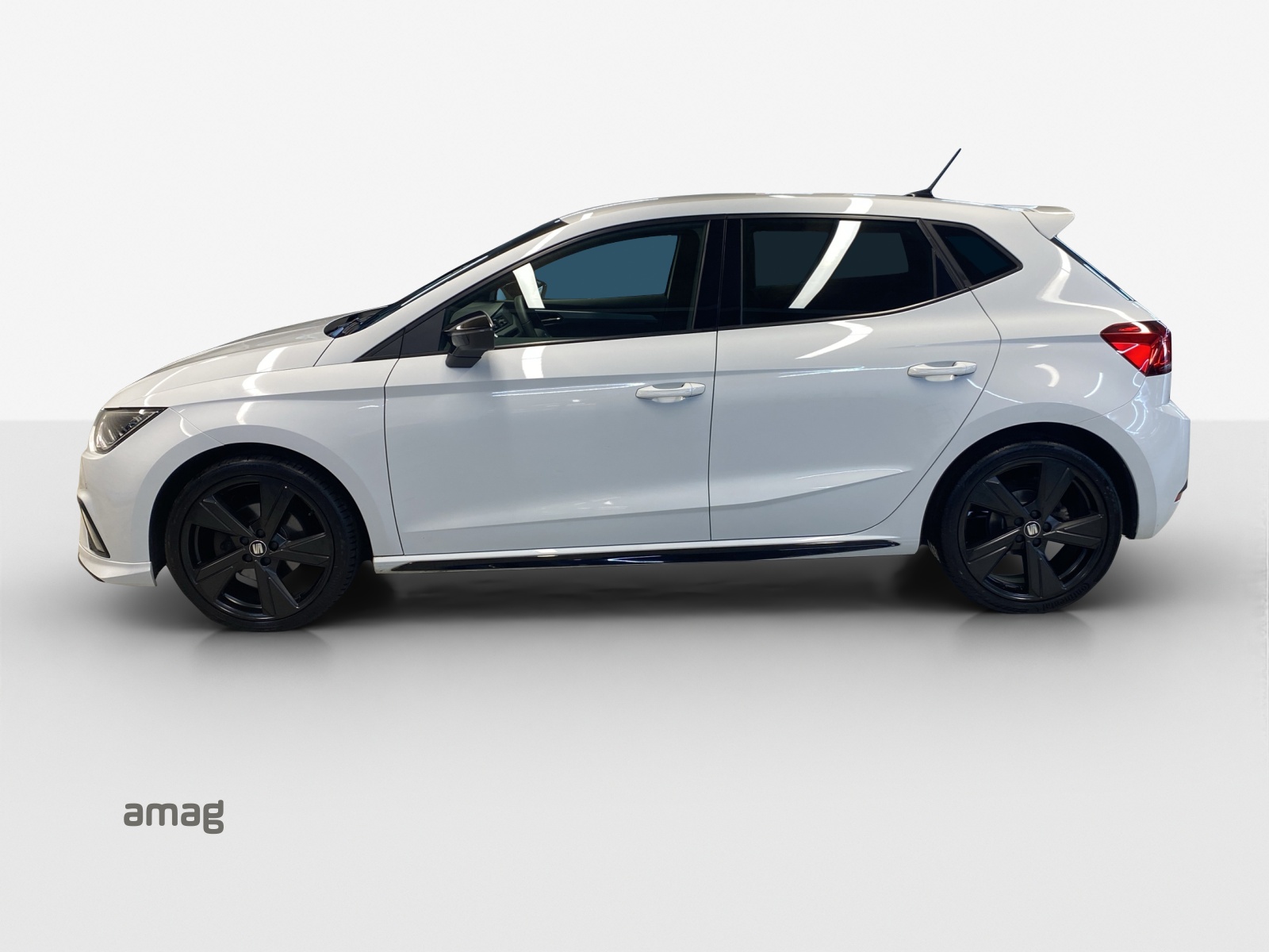 SEAT Ibiza 1.0 EcoTSI DSG Swiss FR-image-1