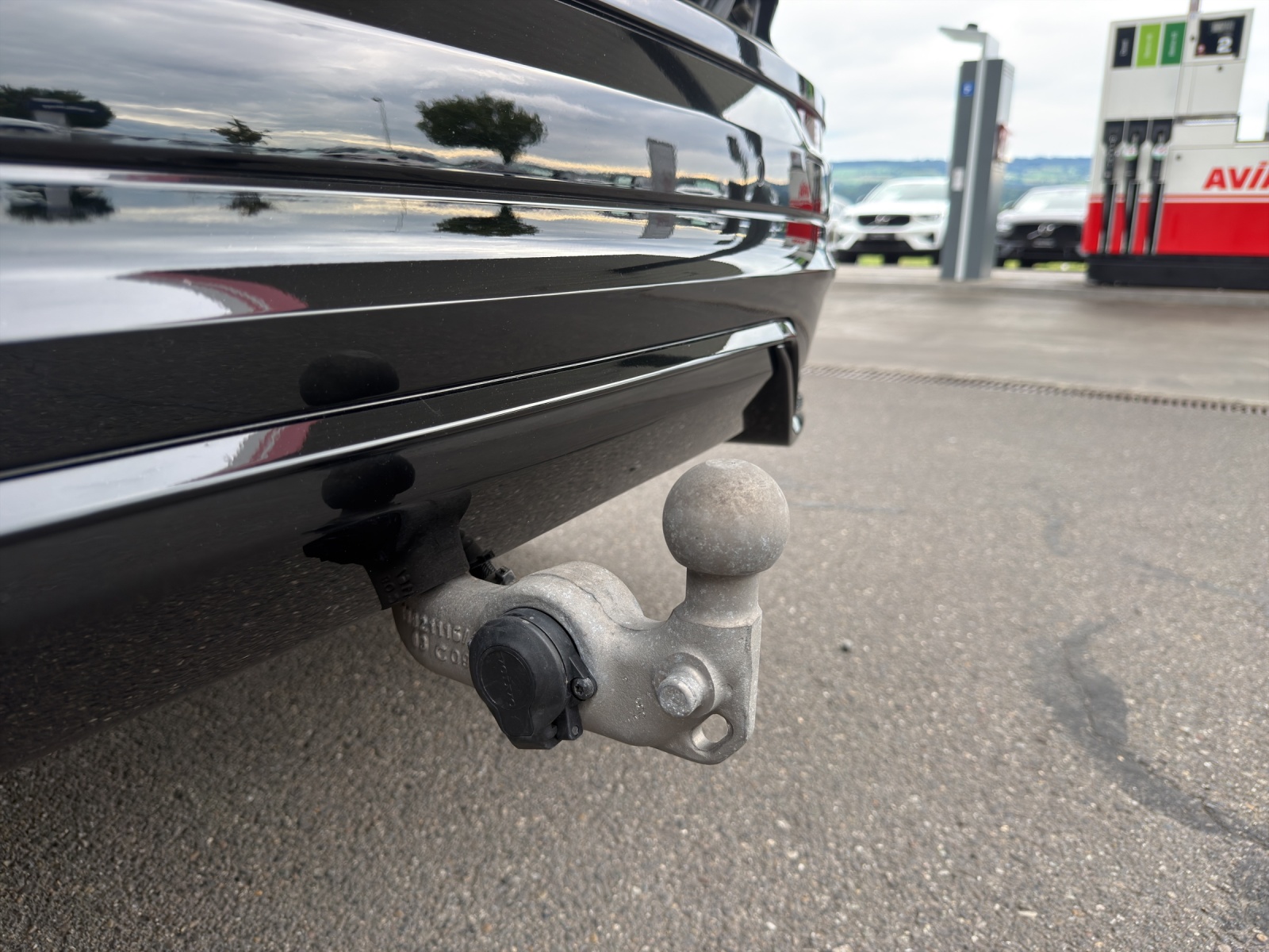 VOLVO XC60 2.0 B5 MH R-Design AWD-image-9