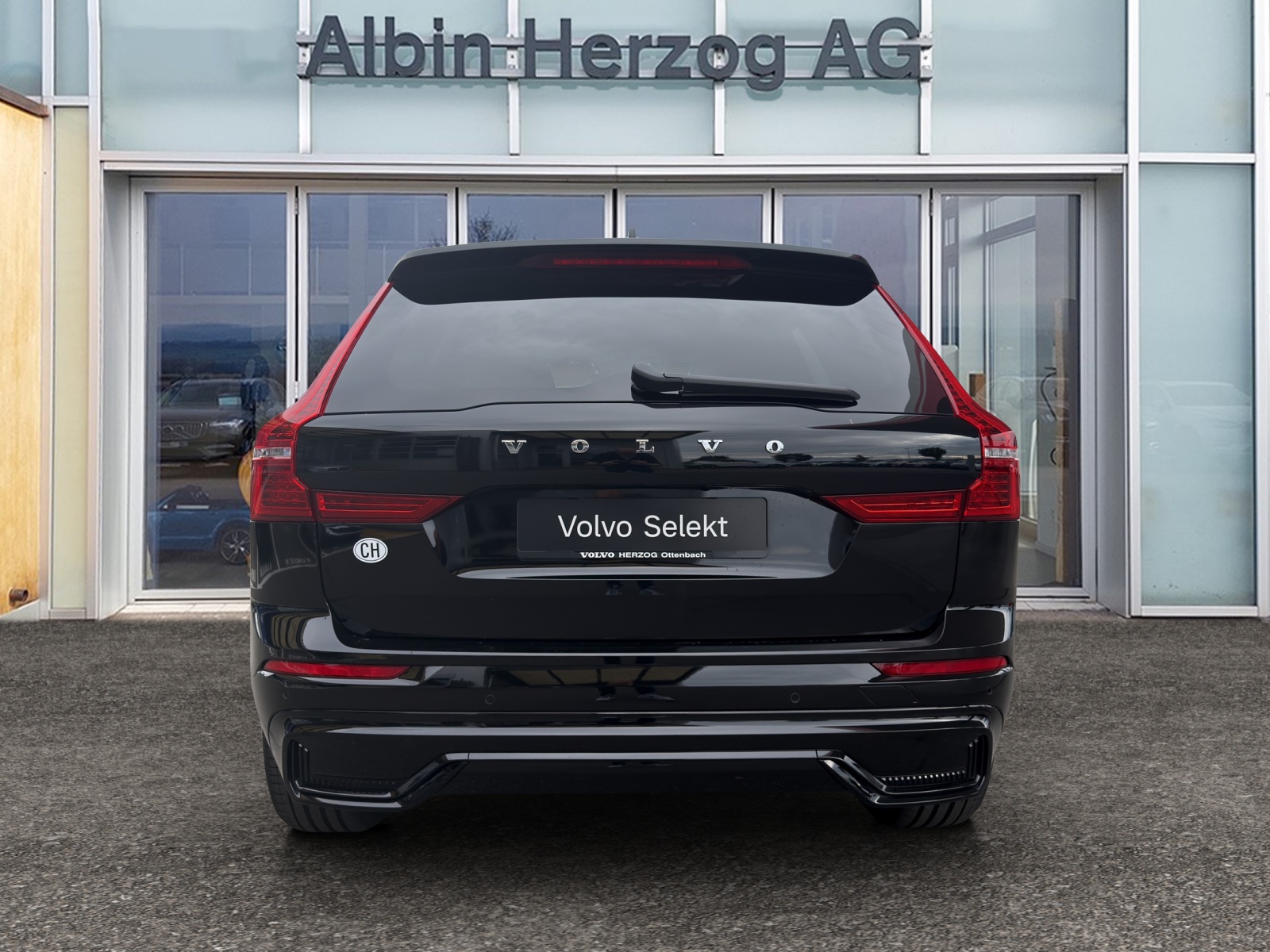 VOLVO XC60 2.0 B5 MH R-Design AWD-image-3