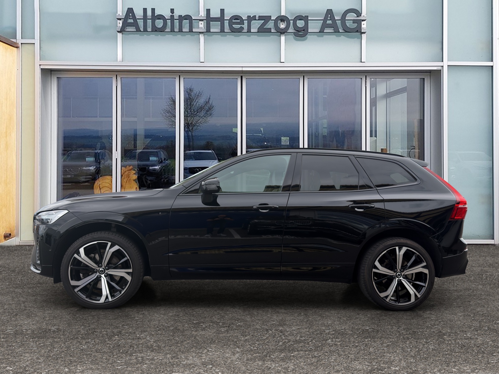 VOLVO XC60 2.0 B5 MH R-Design AWD-image-1