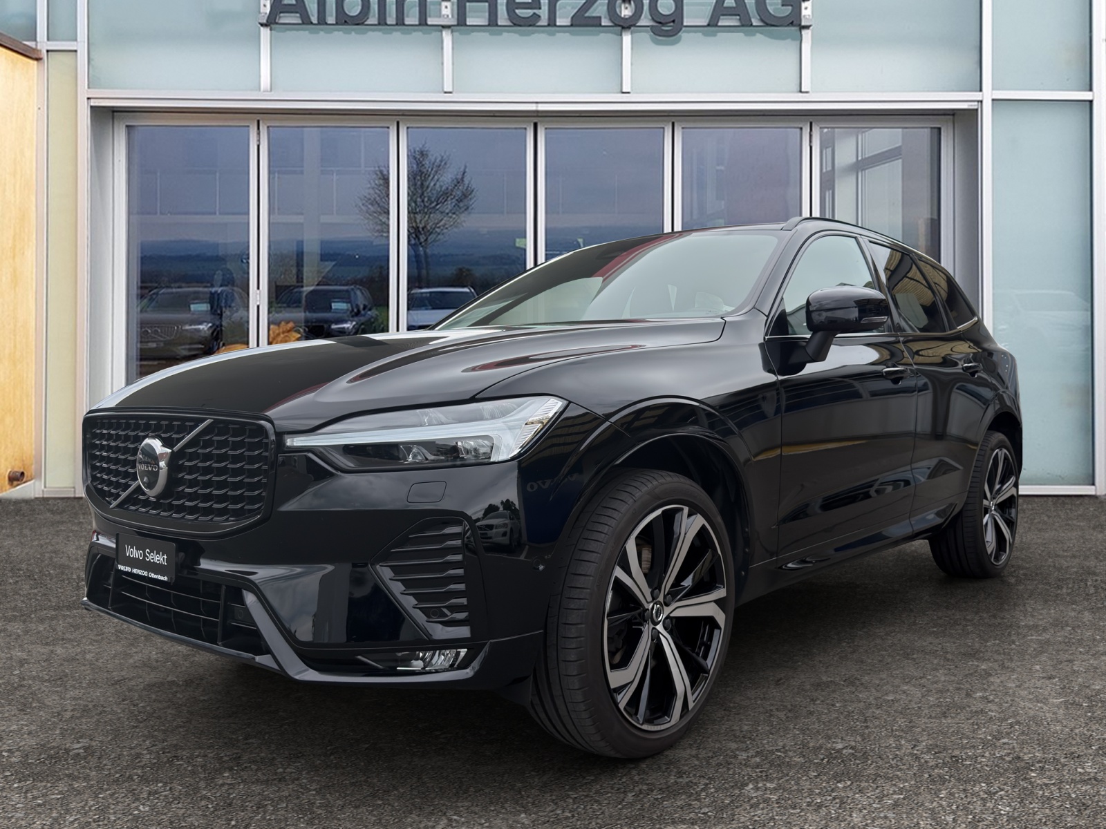 VOLVO XC60 2.0 B5 MH R-Design AWD-image-0
