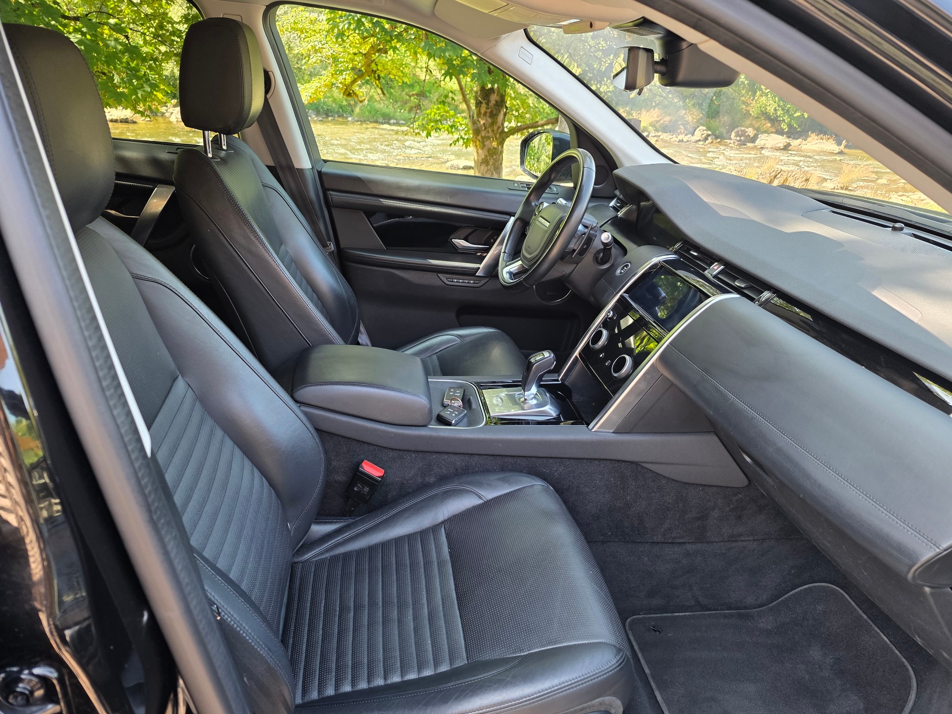 LAND ROVER Discovery Sport D180 2.0D TD4 ☆☆☆ 7 Sitze ☆☆☆ Inklusive frischer MFK ☆☆☆-image-9