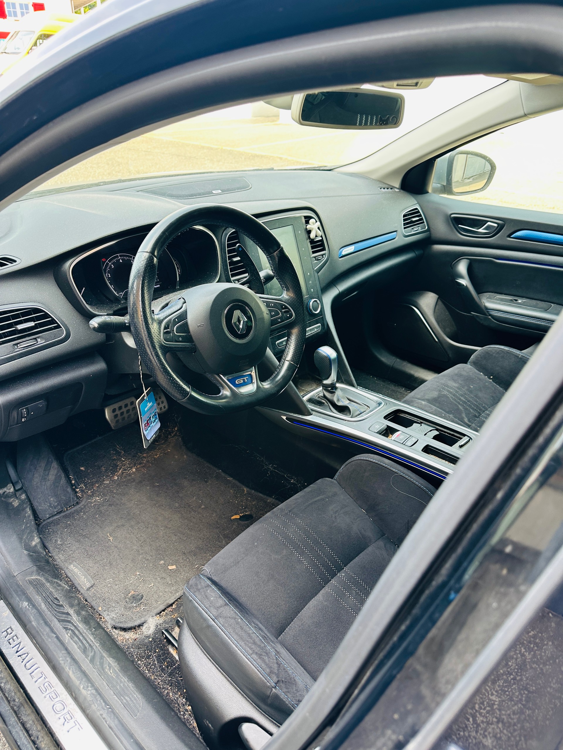 RENAULT Mégane 1.6 16V Turbo GT EDC-image-12