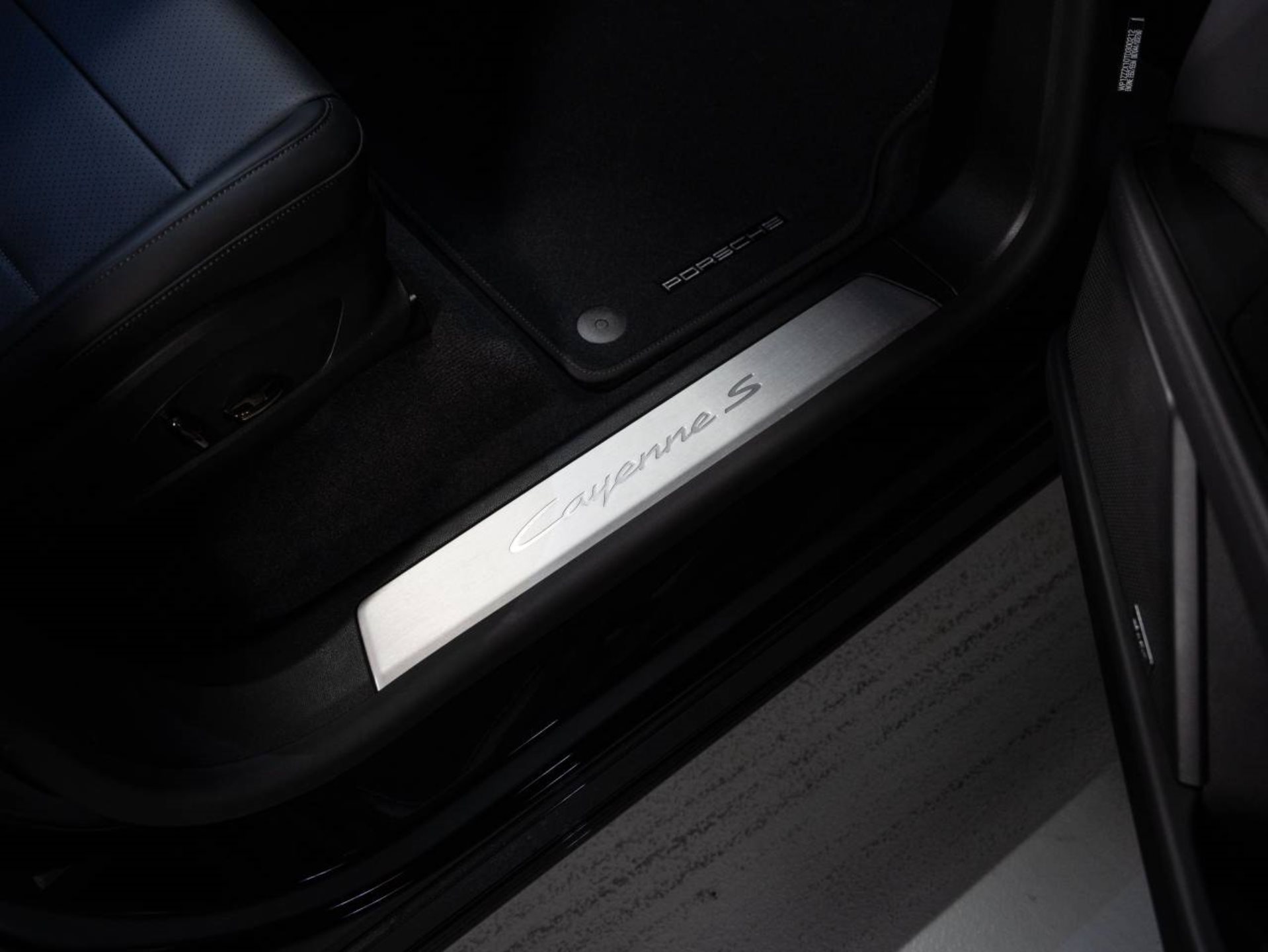 PORSCHE Cayenne S Coupé Electric-image-19
