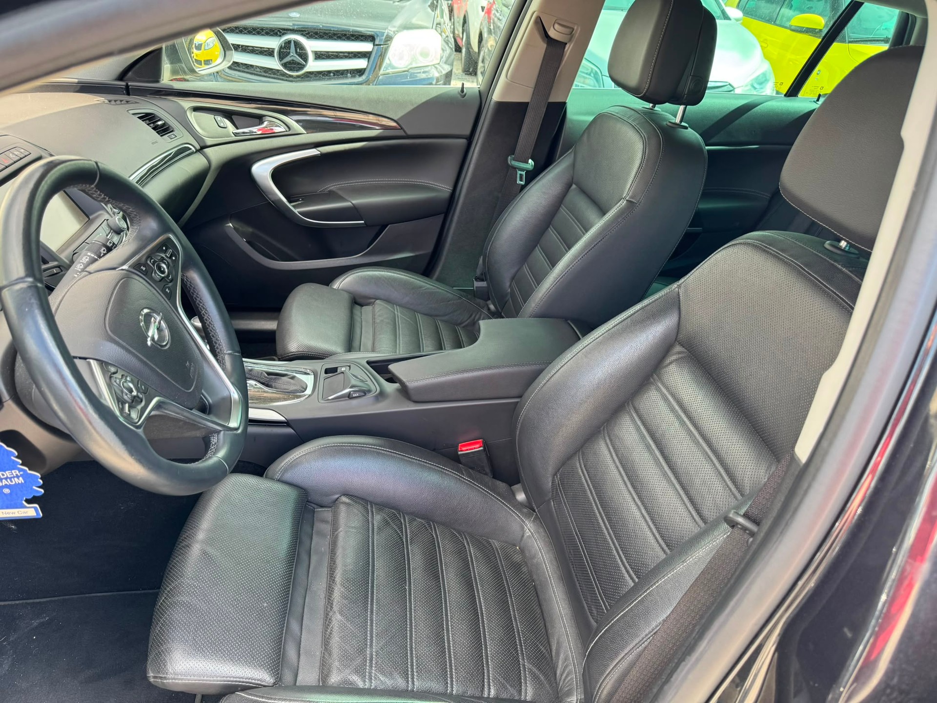 OPEL Insignia Country Tourer 2.0 Turbo 4WD Automatic-image-7